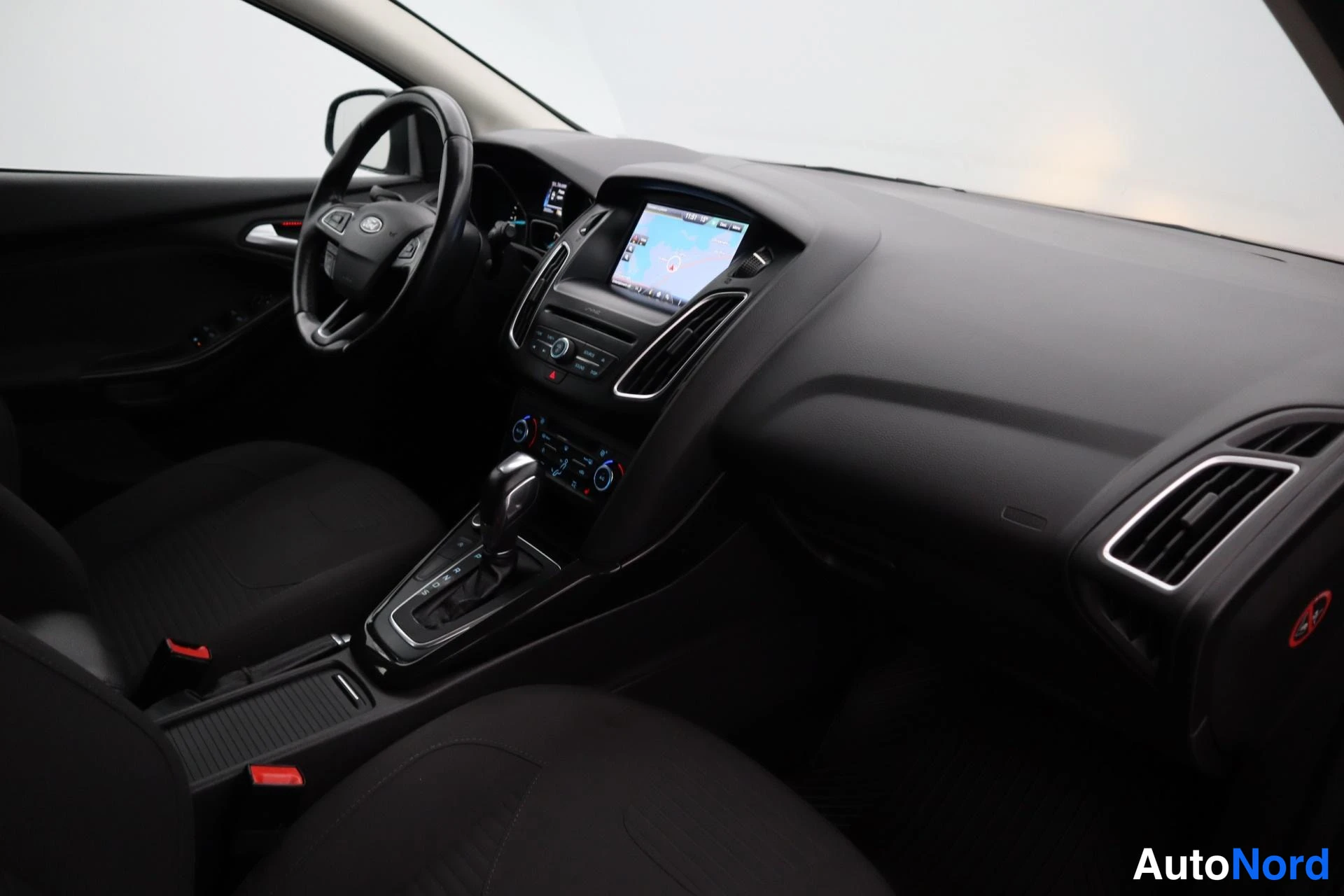 Sininen Ford Focus 2015, kuva 10