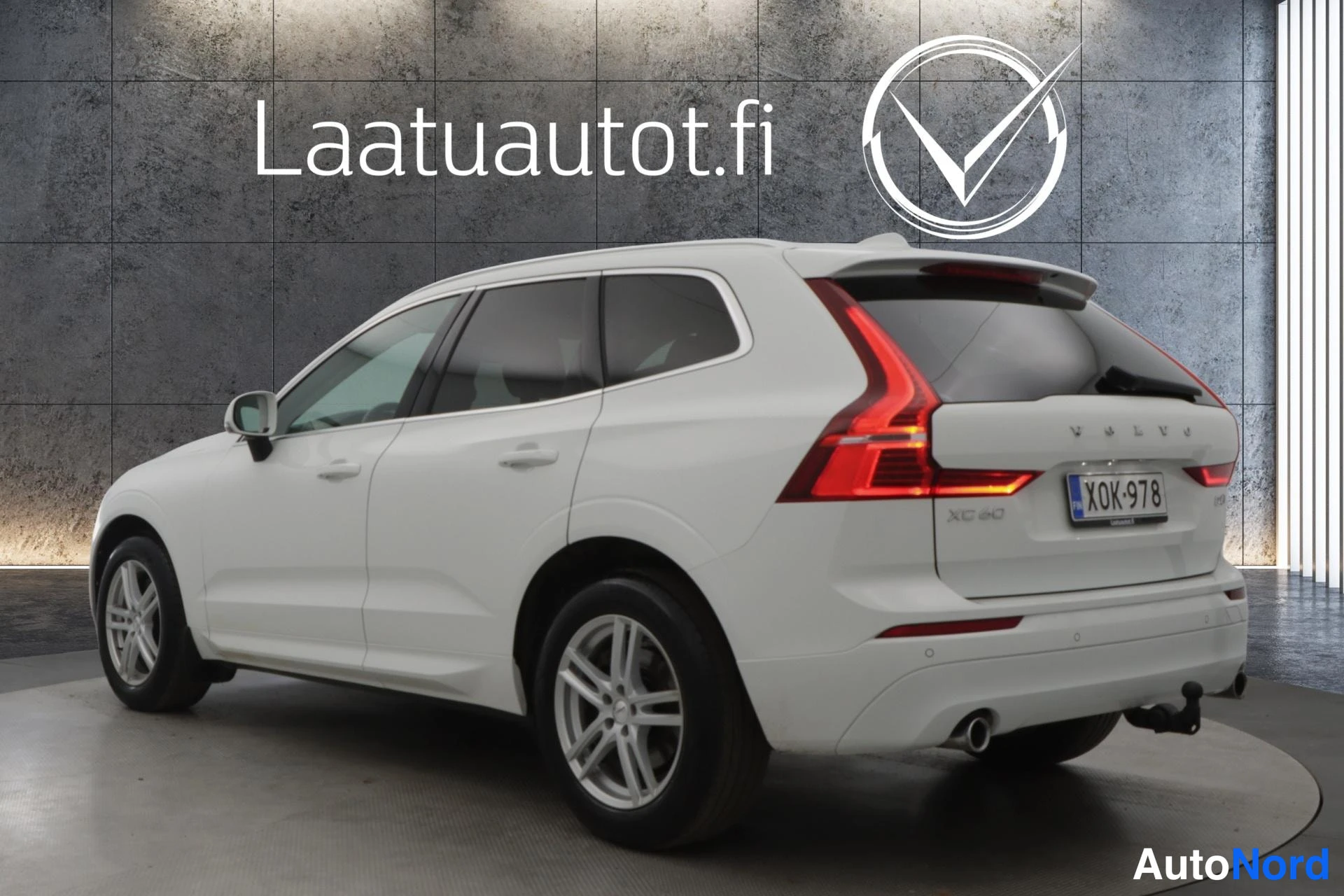 Valkoinen Volvo XC60 2018, kuva 28