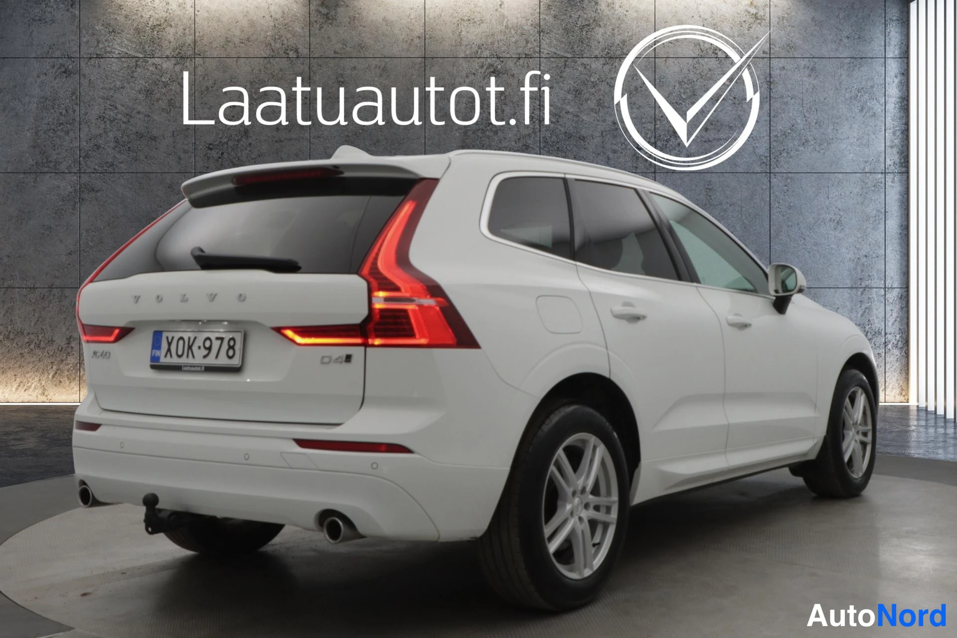 Valkoinen Volvo XC60 2018, kuva 29