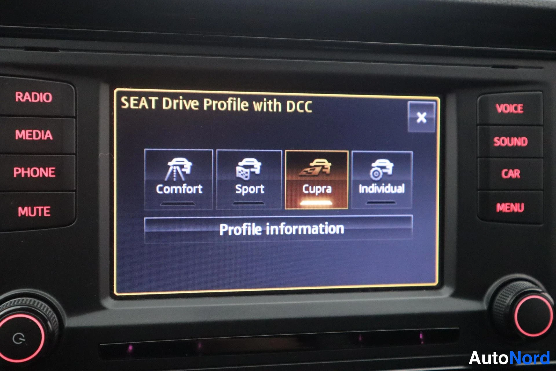 Punainen Seat Leon ST 2015, kuva 22
