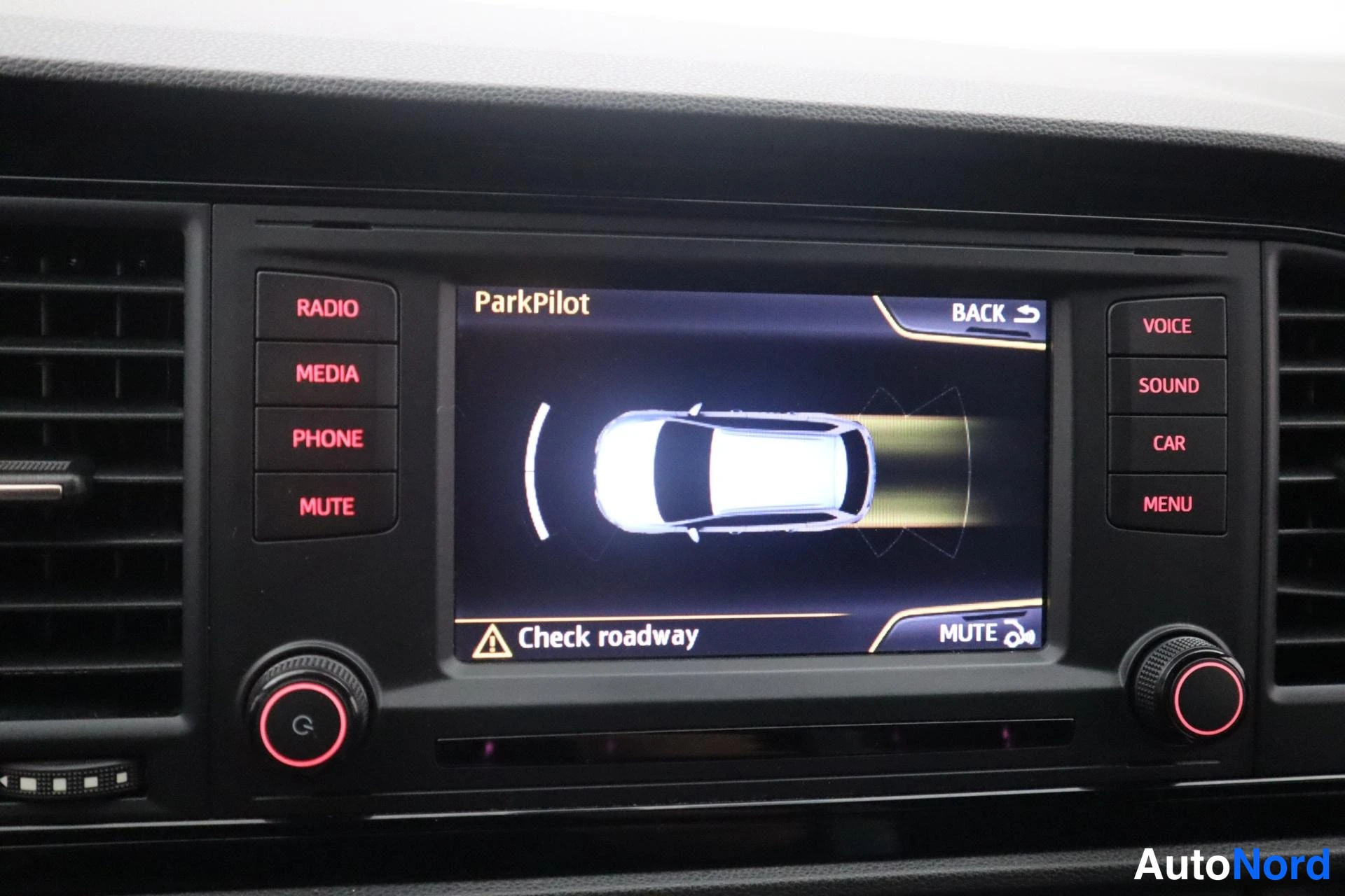 Punainen Seat Leon ST 2015, kuva 24