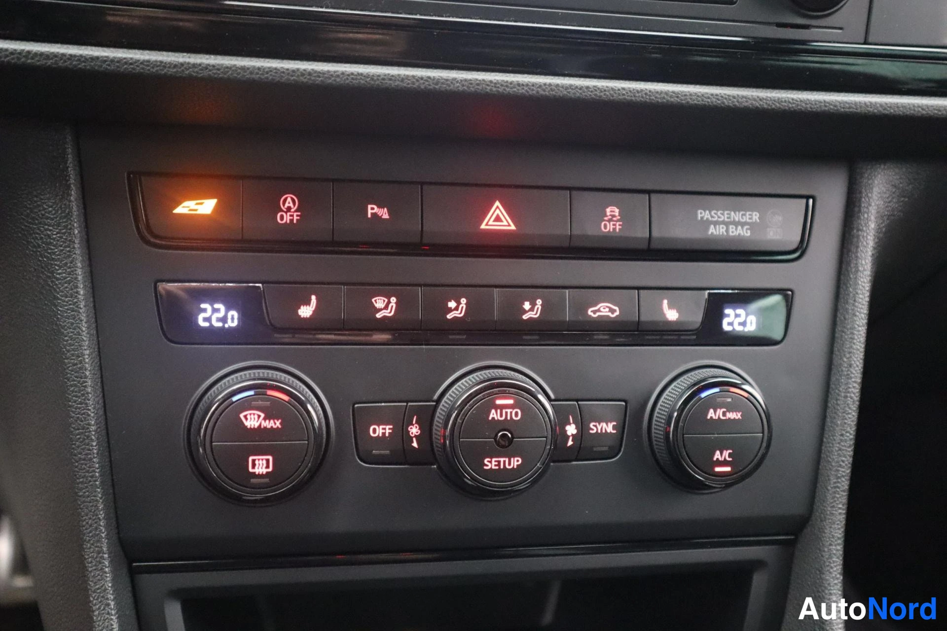 Punainen Seat Leon ST 2015, kuva 27