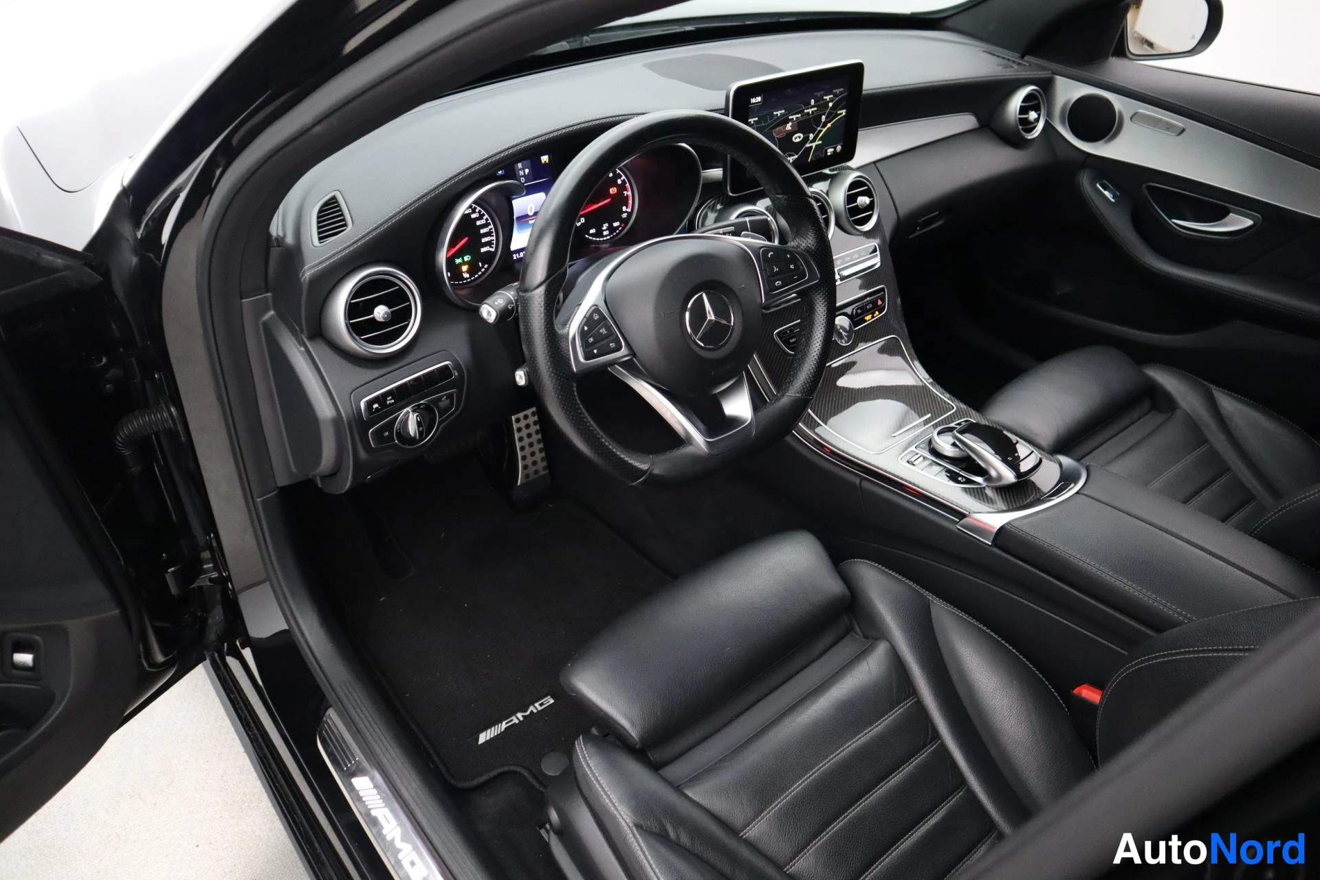 Musta Mercedes-Benz C 43 2017, kuva 20