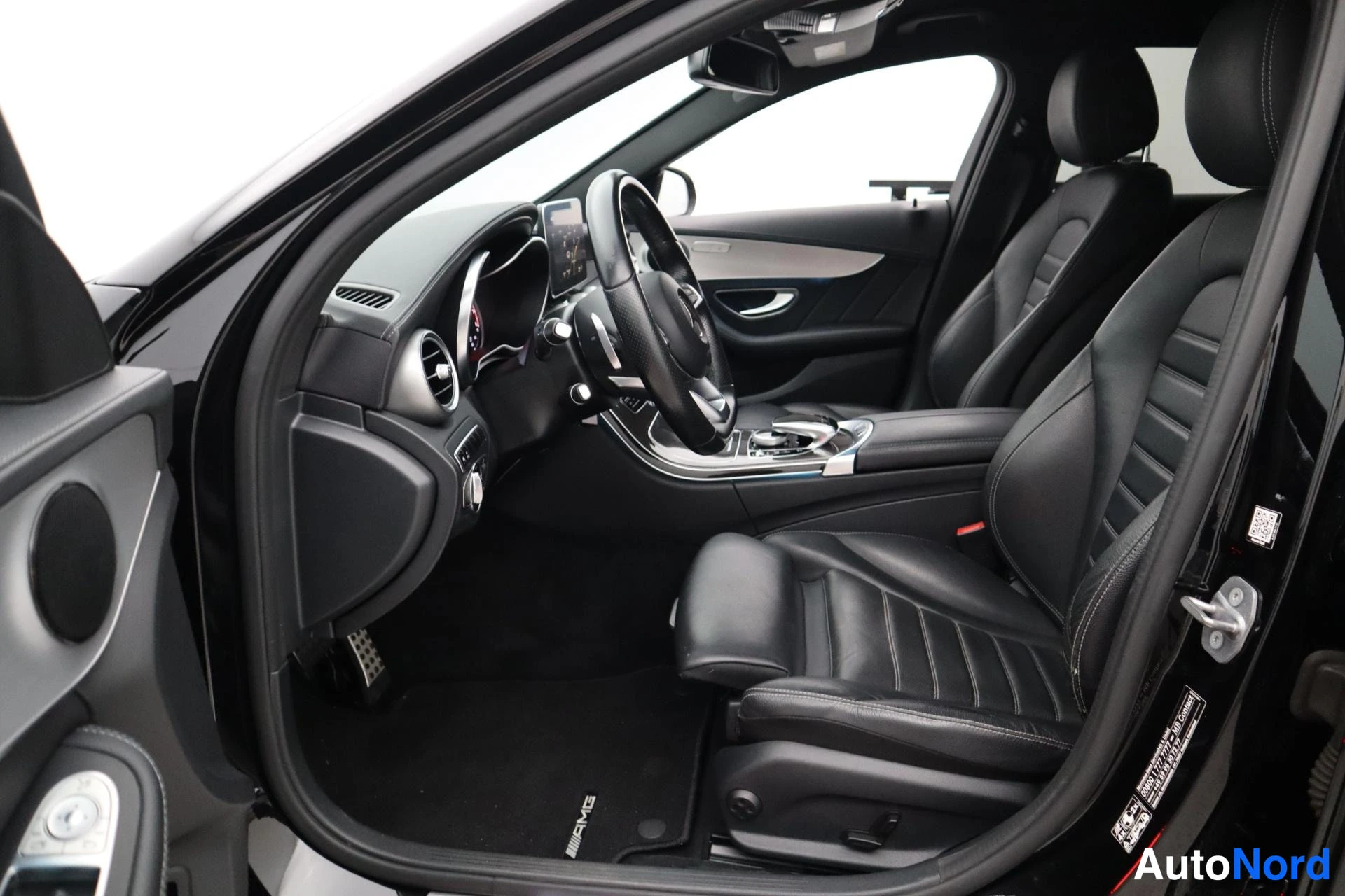 Musta Mercedes-Benz C 43 2017, kuva 21