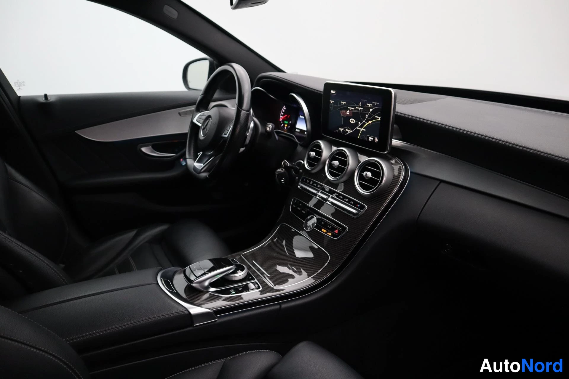 Musta Mercedes-Benz C 43 2017, kuva 25