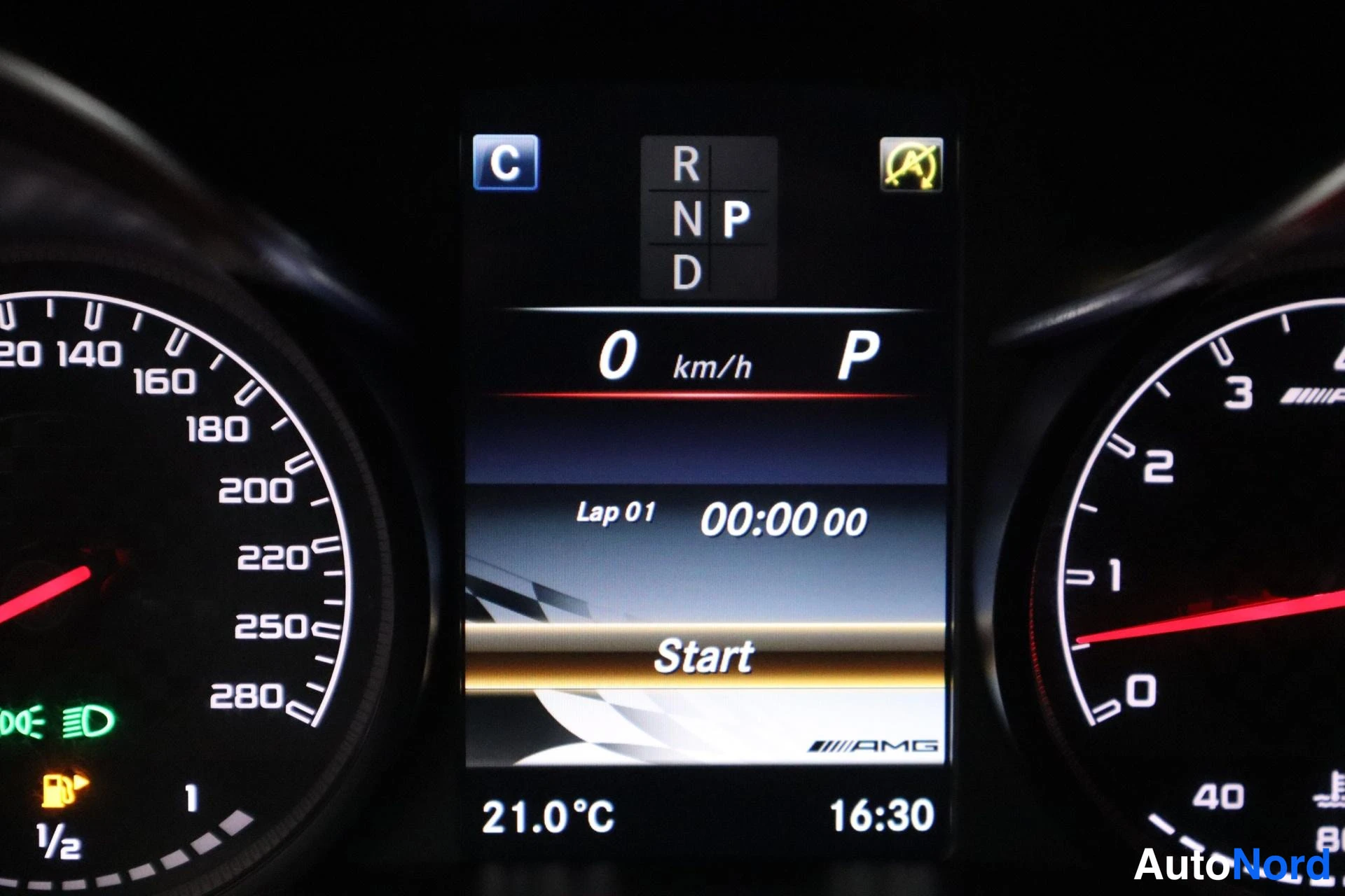 Musta Mercedes-Benz C 43 2017, kuva 33
