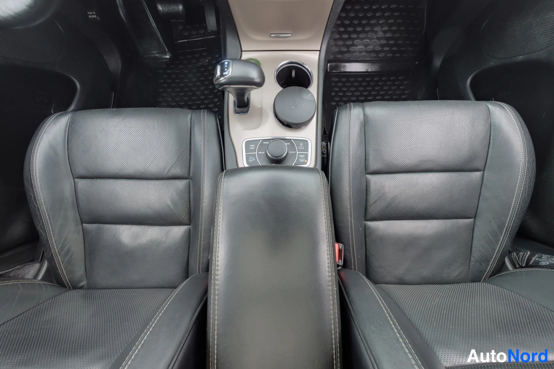 Harmaa Jeep Grand Cherokee 2015, kuva 14