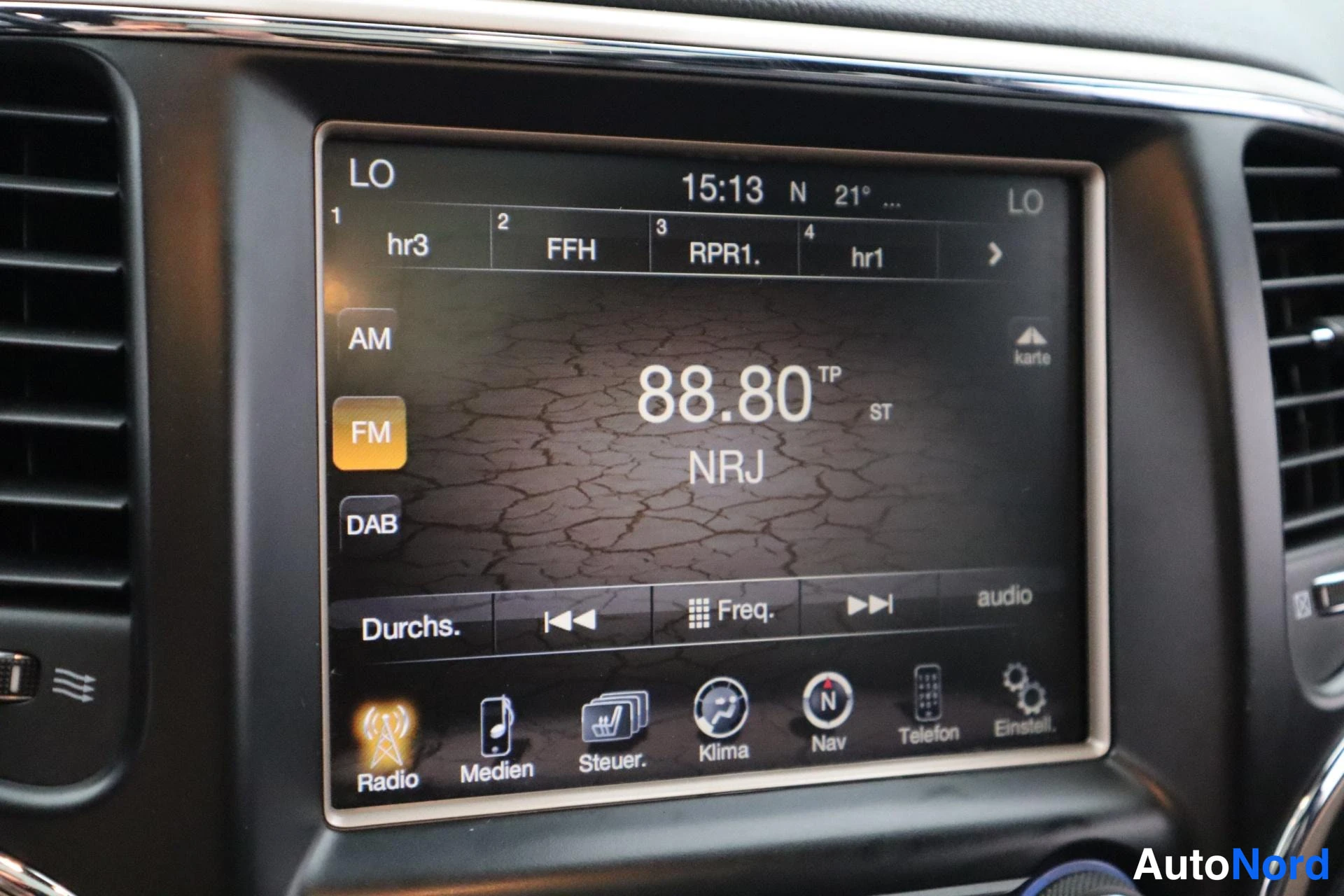 Harmaa Jeep Grand Cherokee 2015, kuva 33