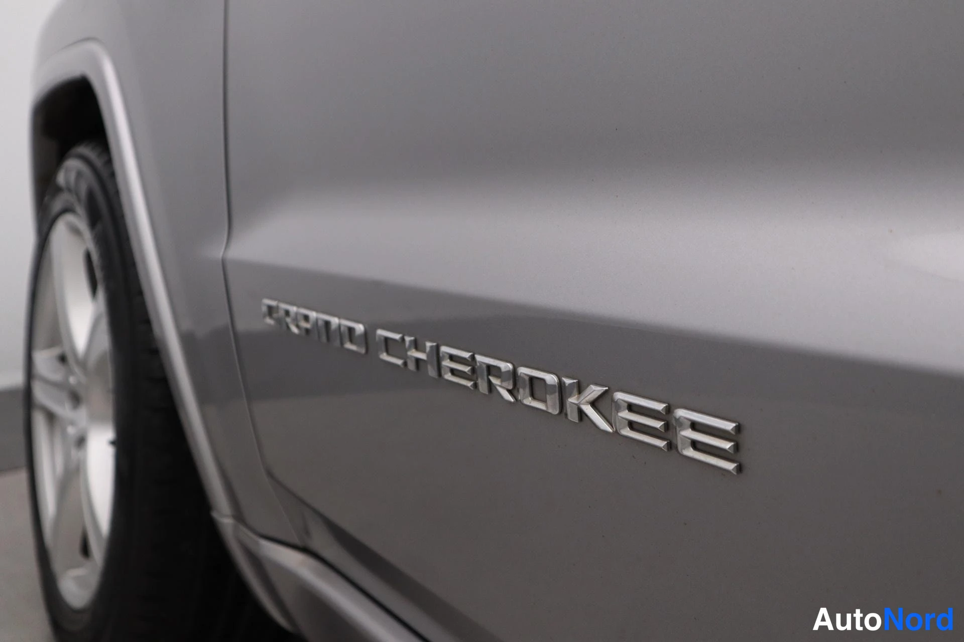 Harmaa Jeep Grand Cherokee 2015, kuva 38