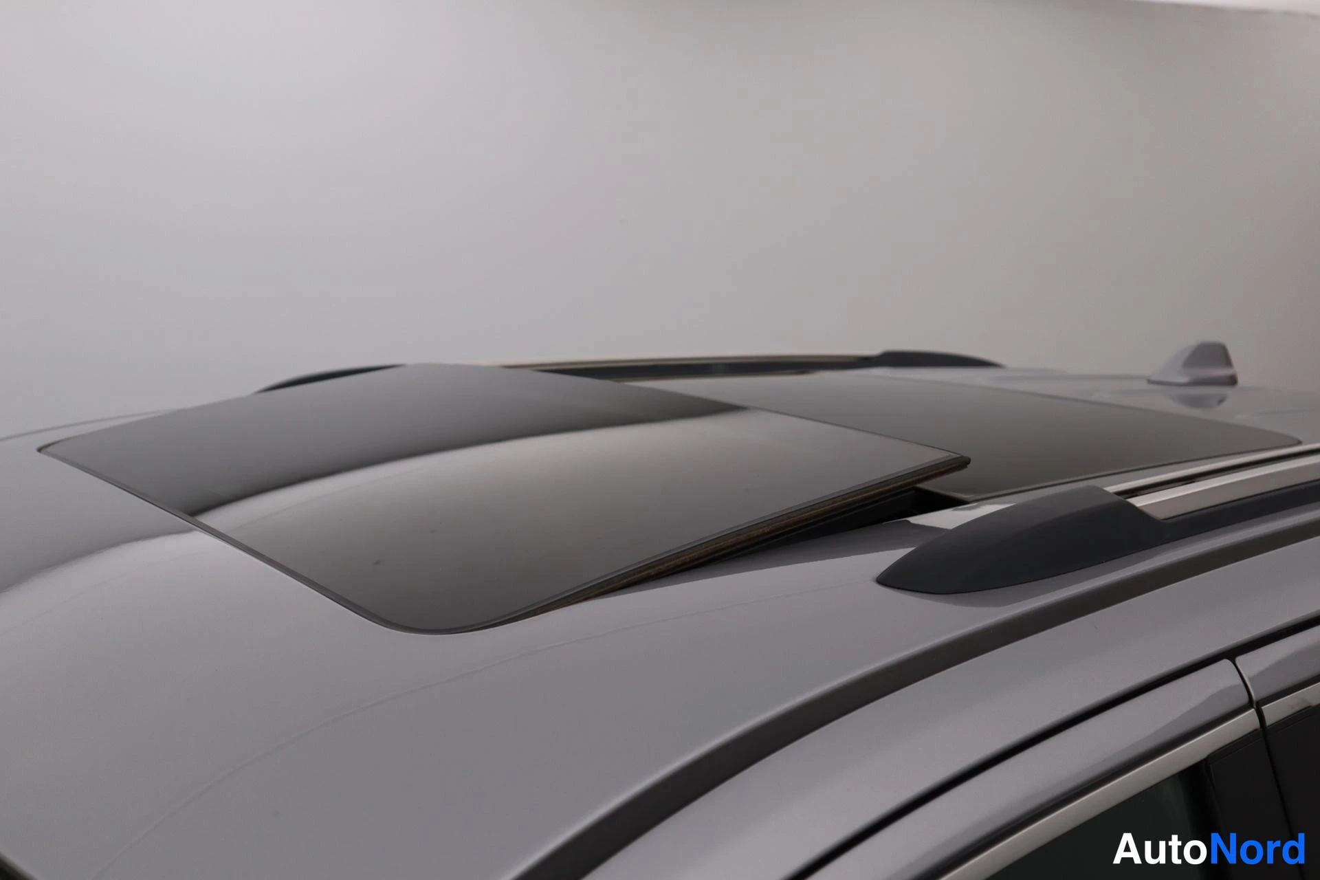 Harmaa Jeep Grand Cherokee 2015, kuva 25