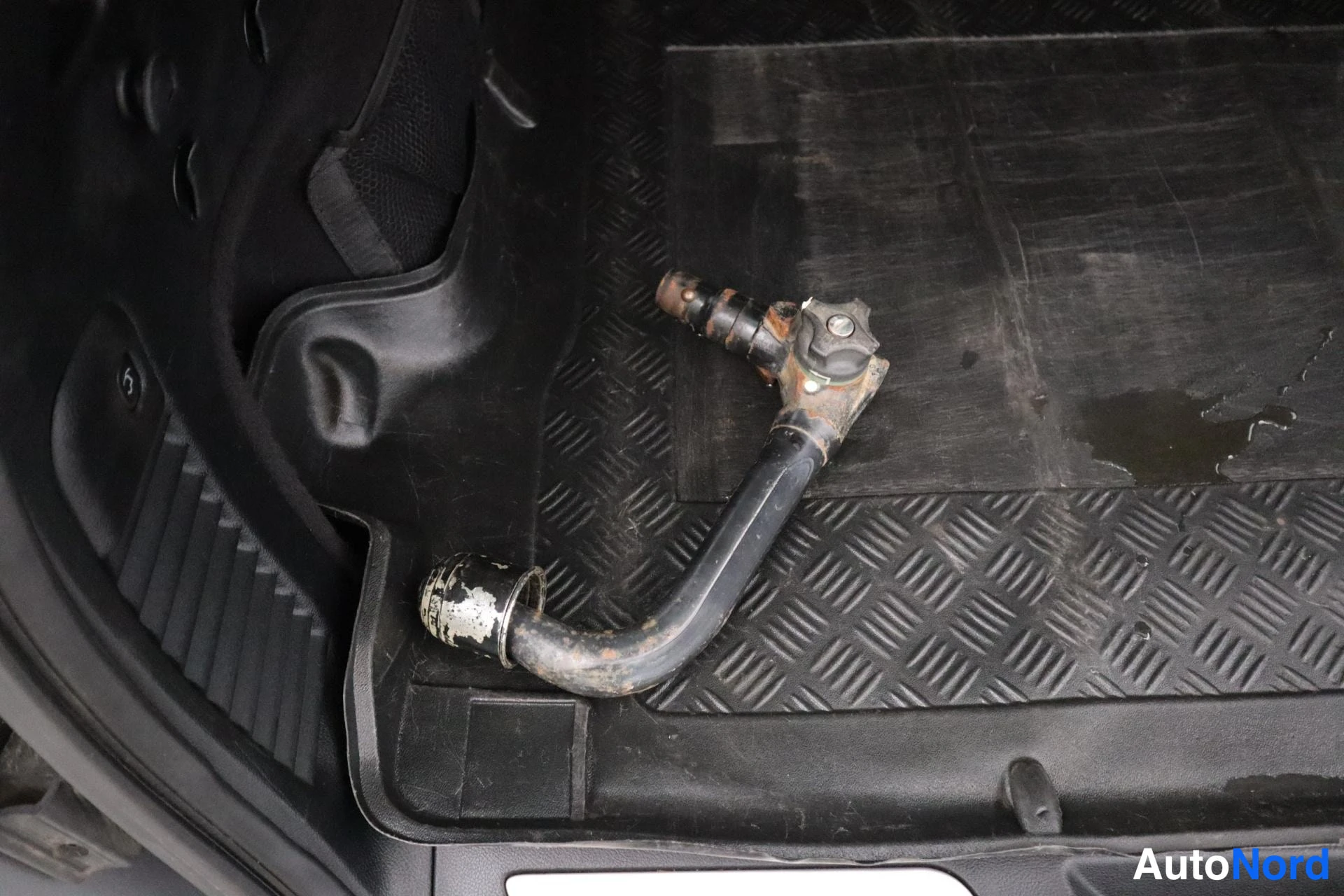 Harmaa Jeep Grand Cherokee 2015, kuva 28