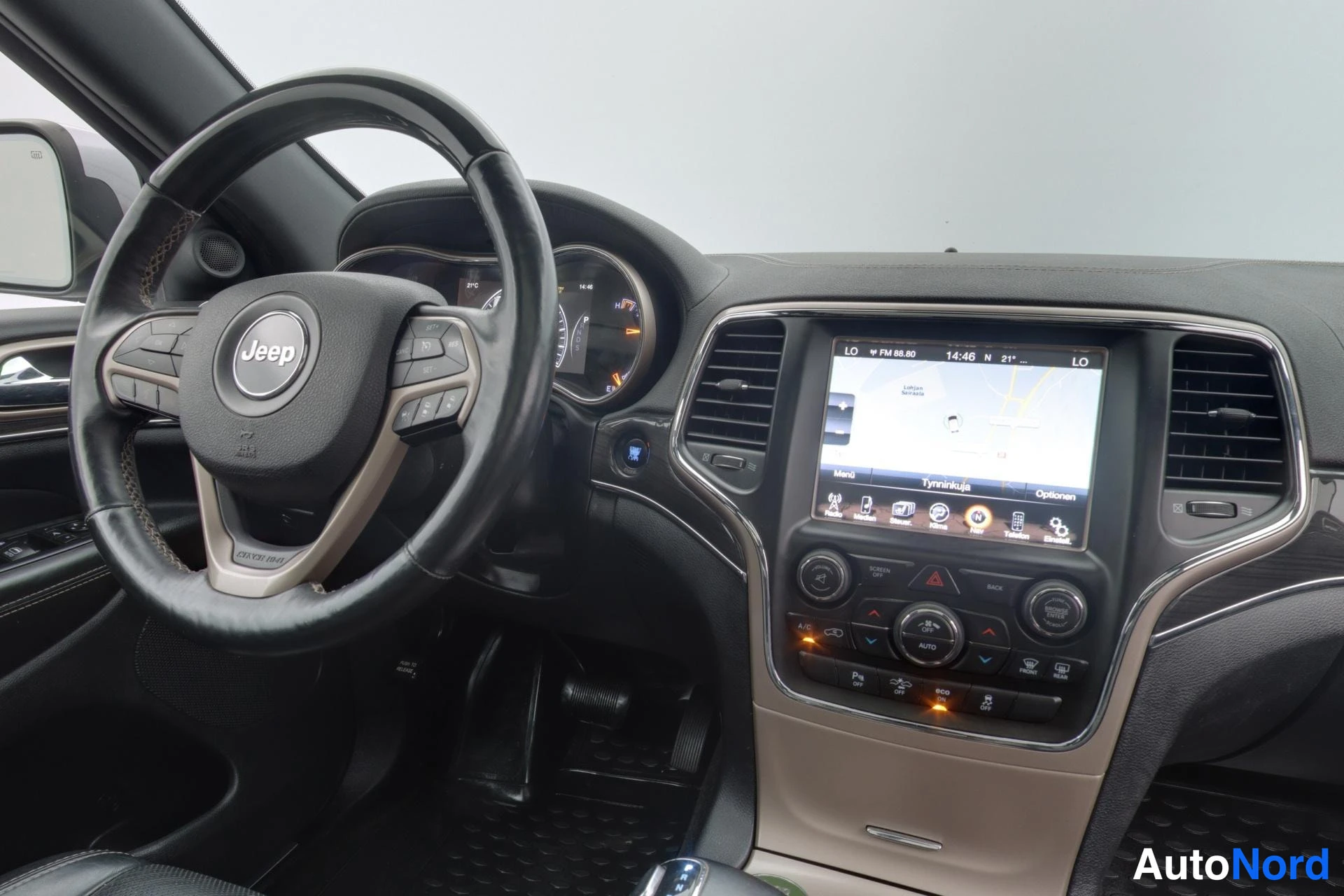 Harmaa Jeep Grand Cherokee 2015, kuva 31