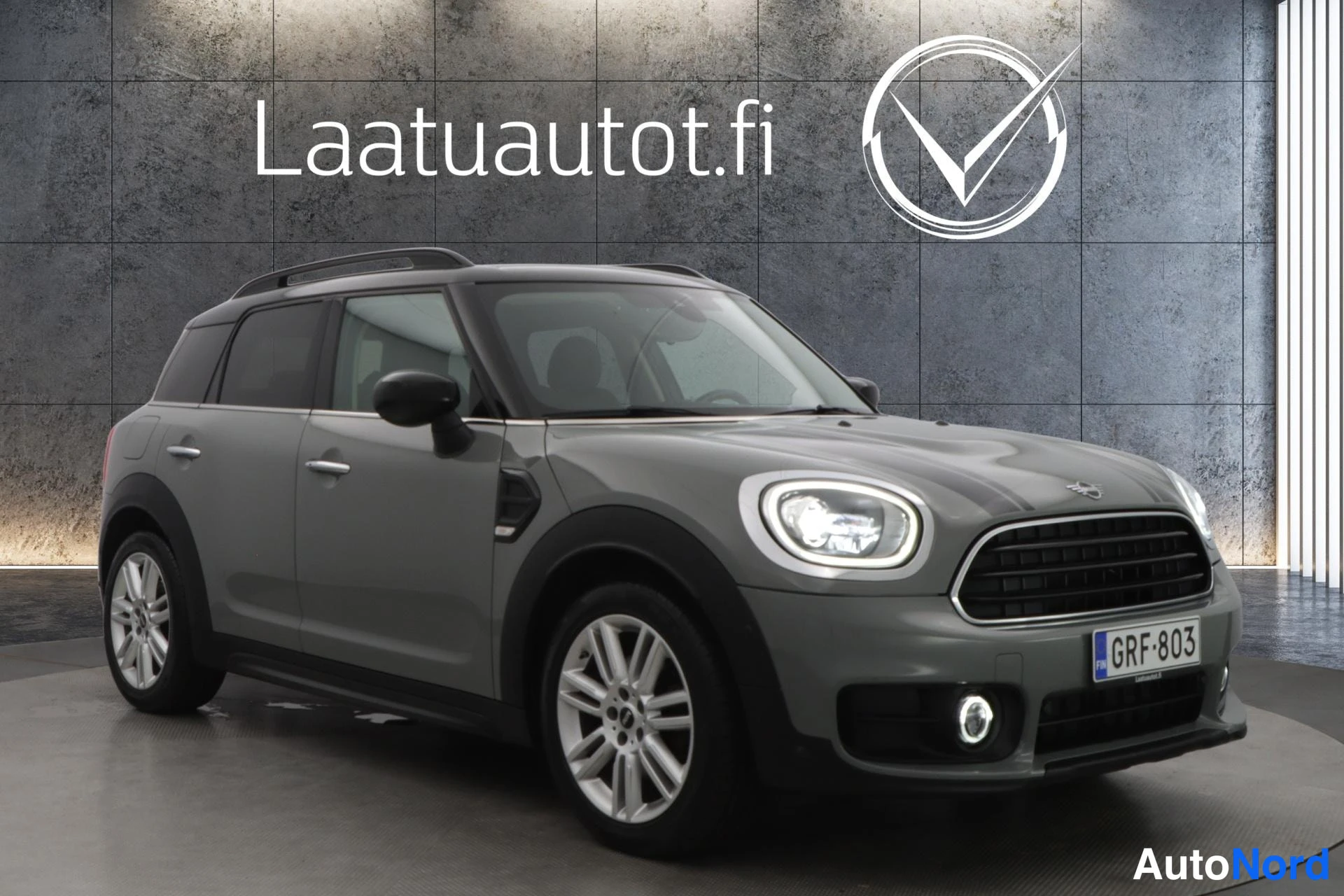 Harmaa Mini Countryman 2019, etuviisto, keula oikealle, kuva 4