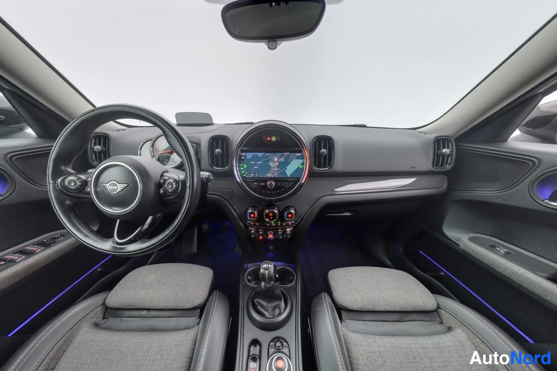 Harmaa Mini Countryman 2019, kuva 18