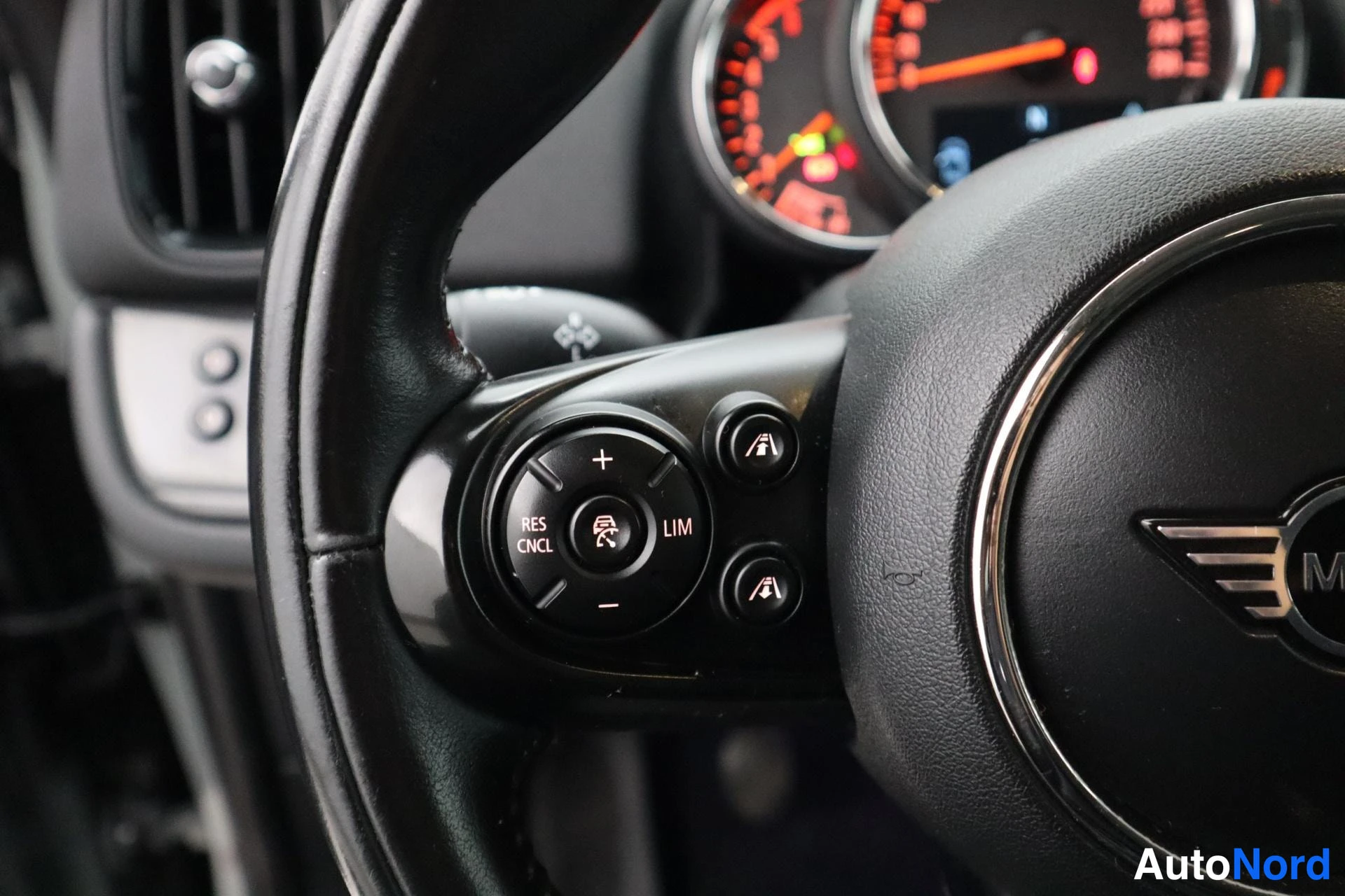 Harmaa Mini Countryman 2019, kuva 19