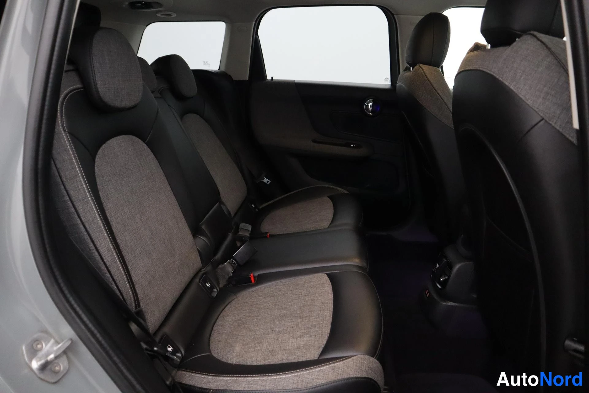 Harmaa Mini Countryman 2019, kuva 26