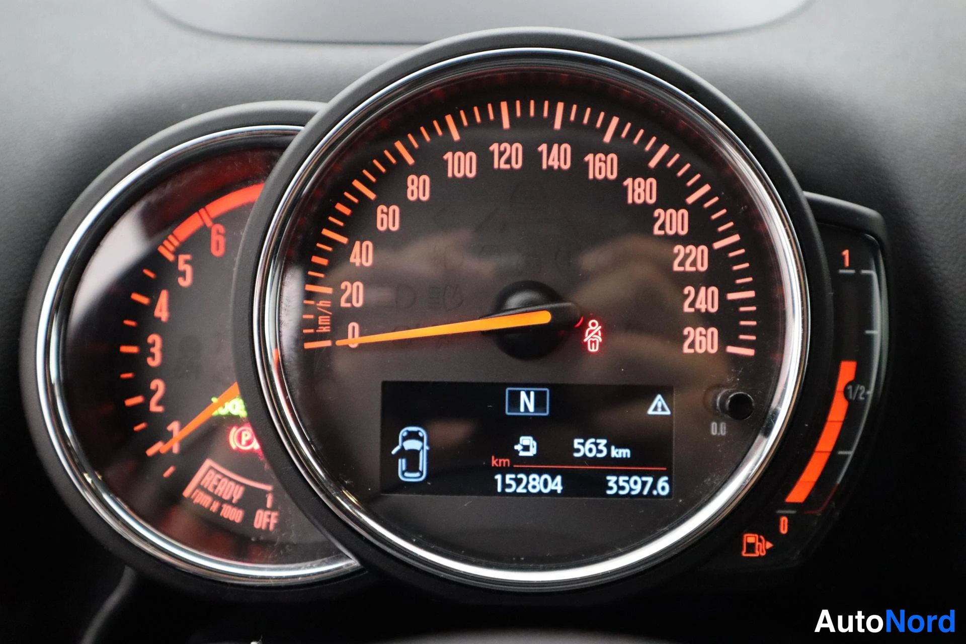 Harmaa Mini Countryman 2019, kuva 27