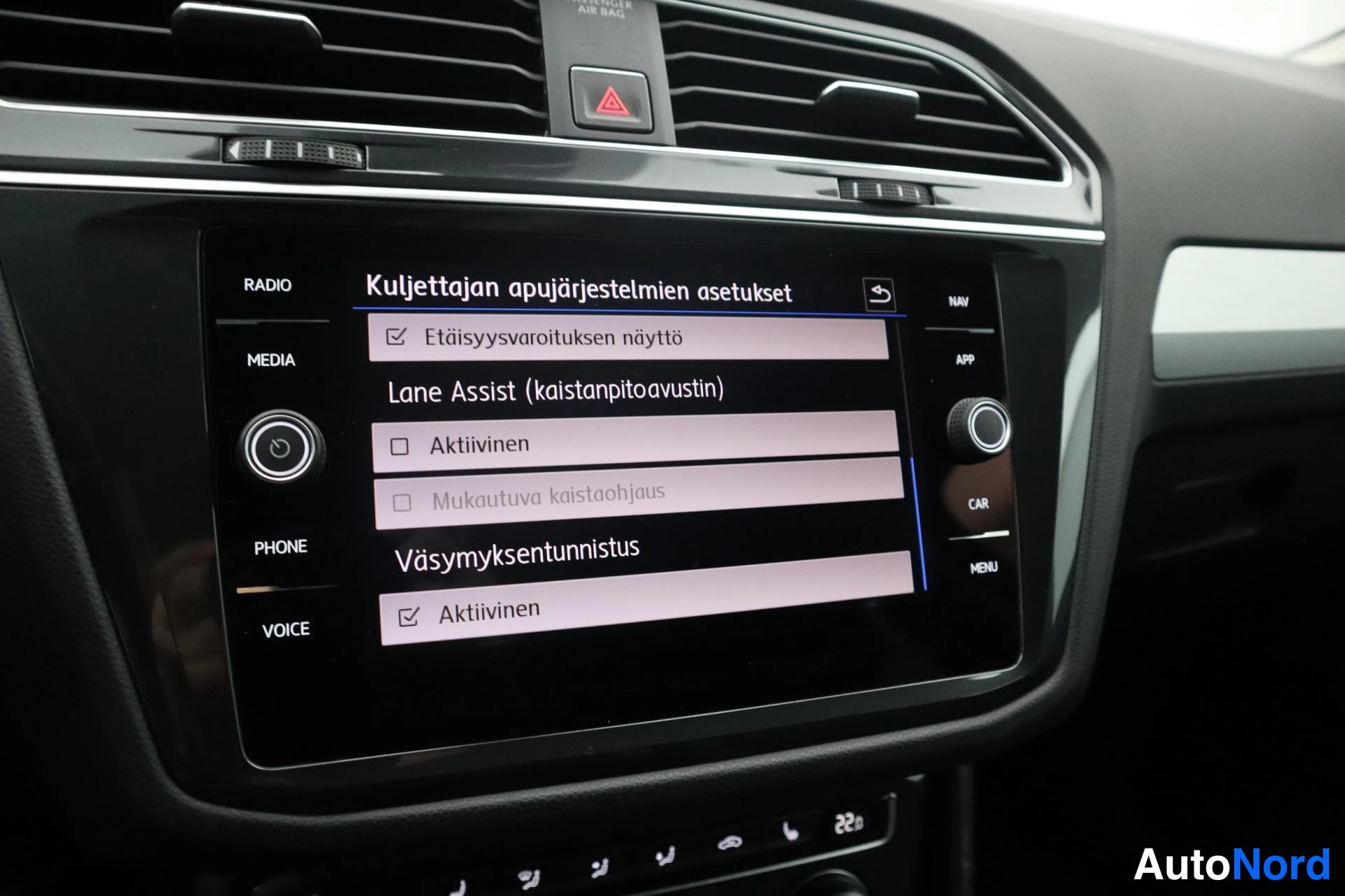 Musta Volkswagen Tiguan 2018, kuva 25