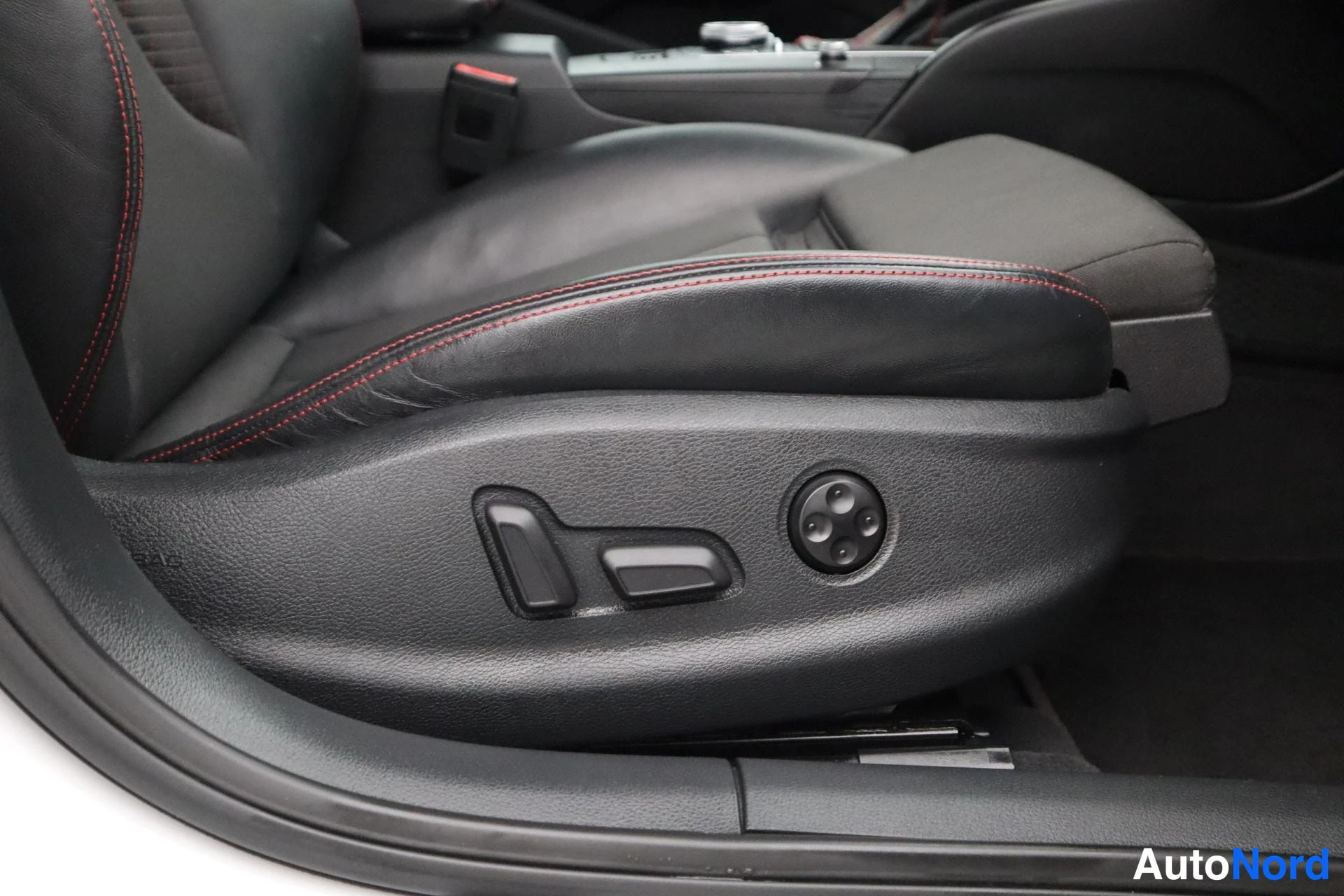 Valkoinen Audi S3 2017, kuva 26