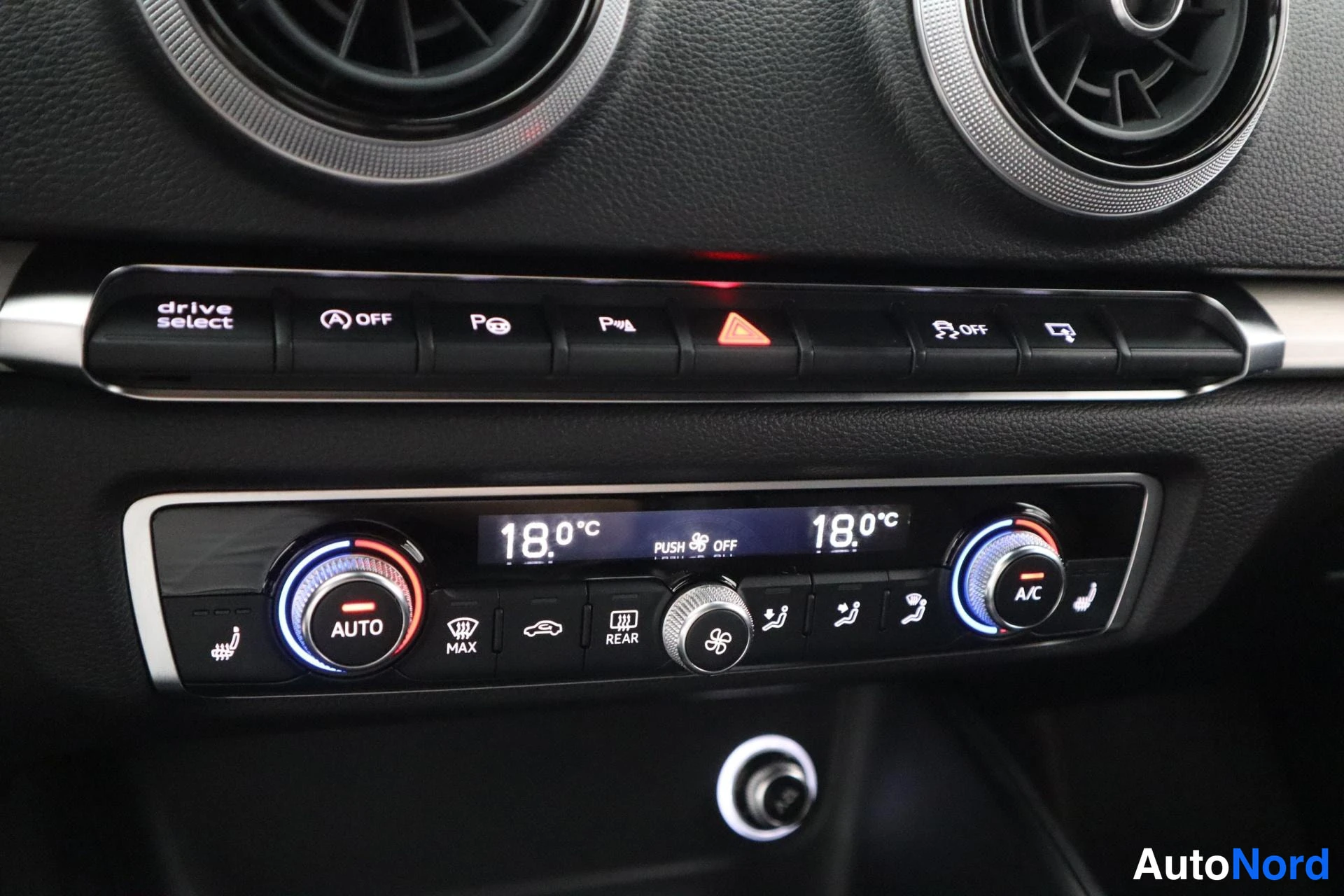 Valkoinen Audi S3 2017, kuva 35