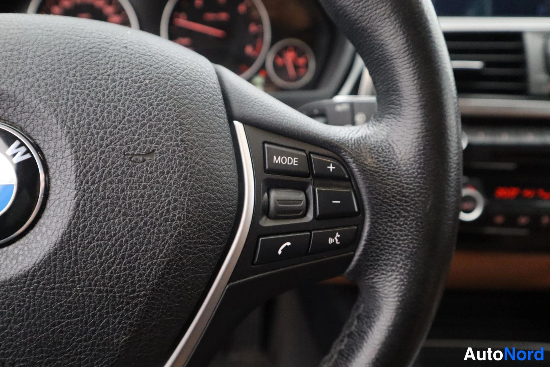 Valkoinen BMW 320d xDrive 2019, kuva 10