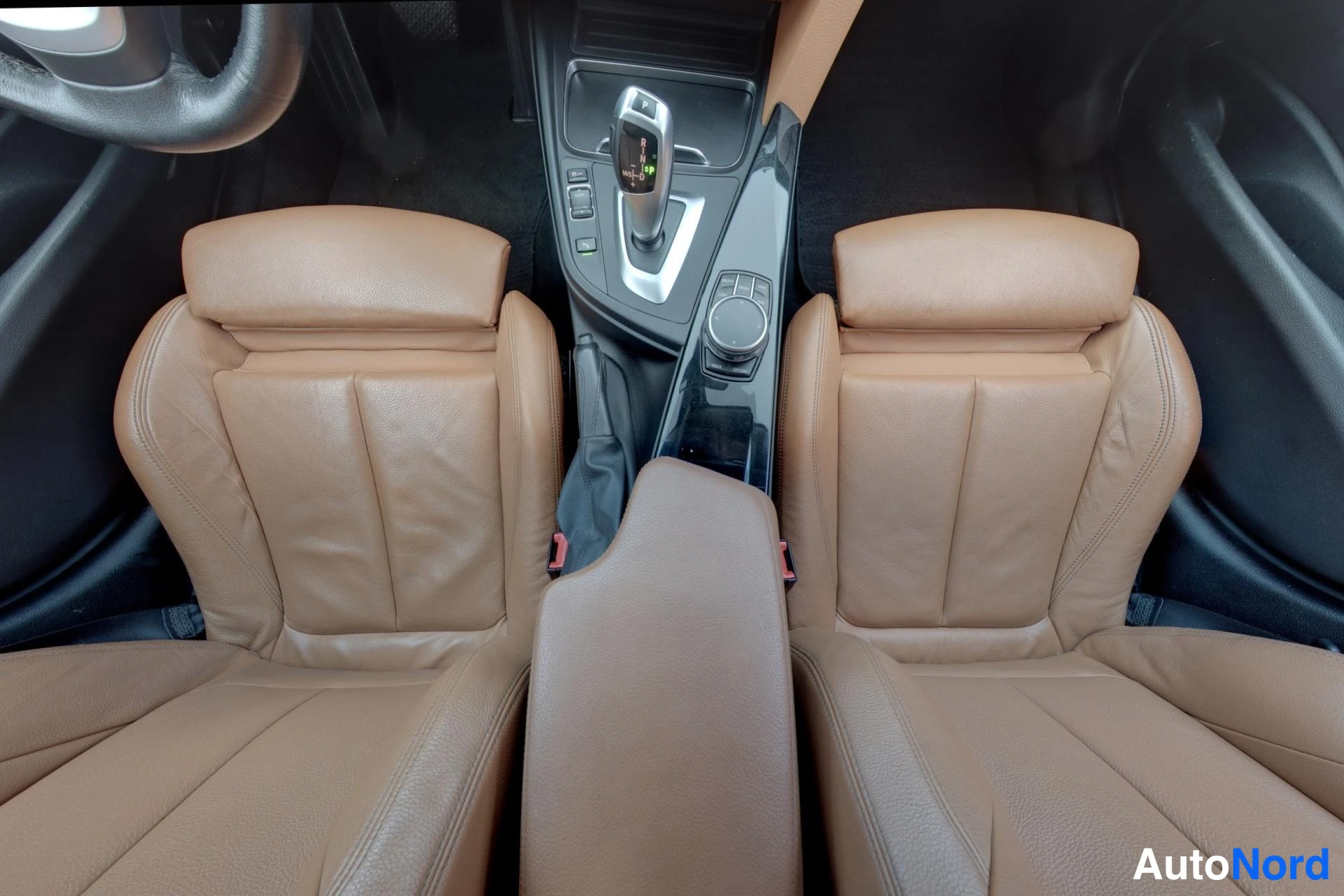 Valkoinen BMW 320d xDrive 2019, kuva 16