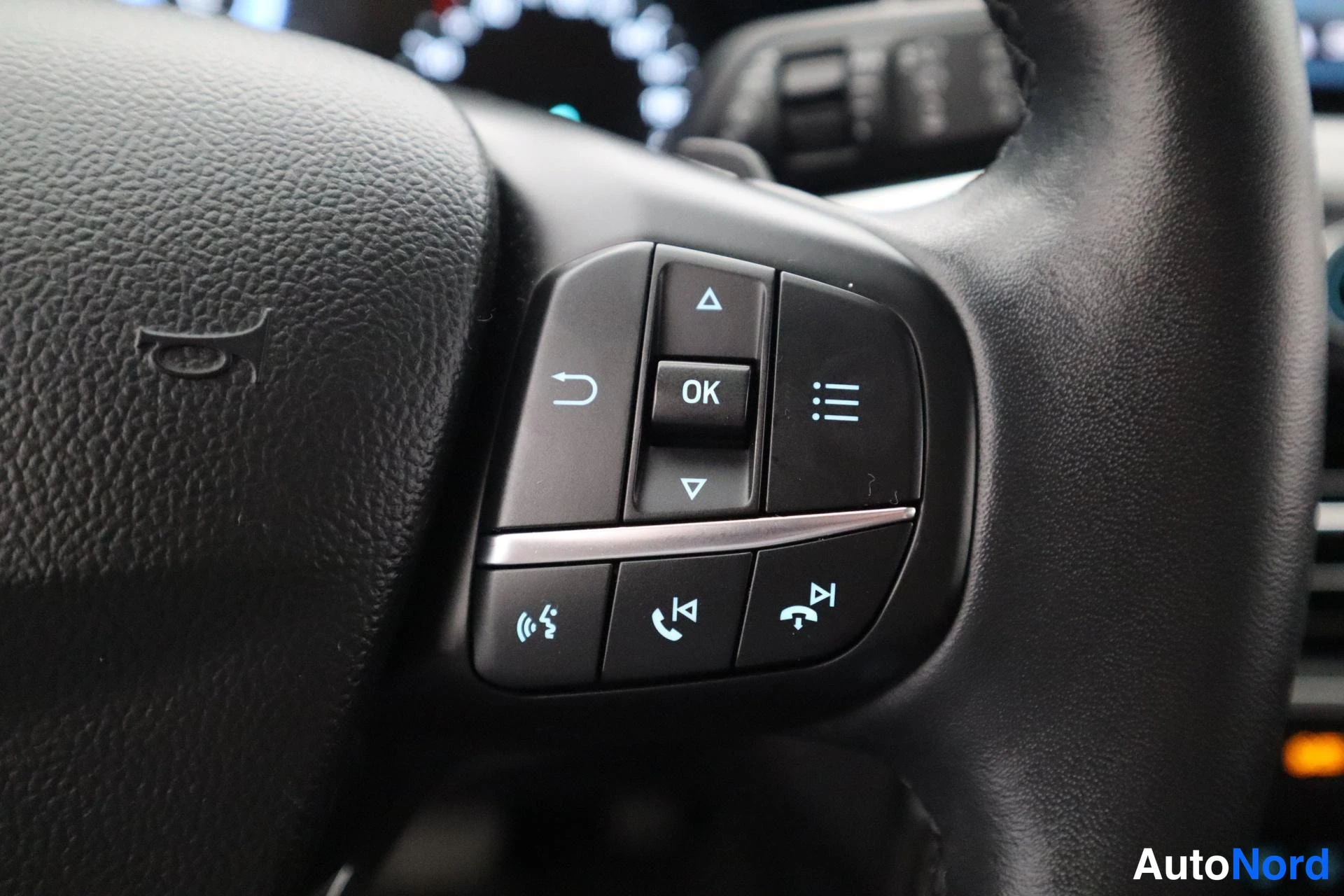 Sininen Ford Focus 2019, kuva 21