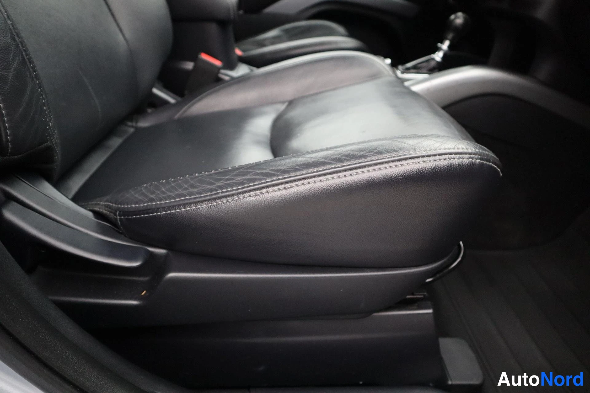 Harmaa Mitsubishi Outlander 2011, kuva 18