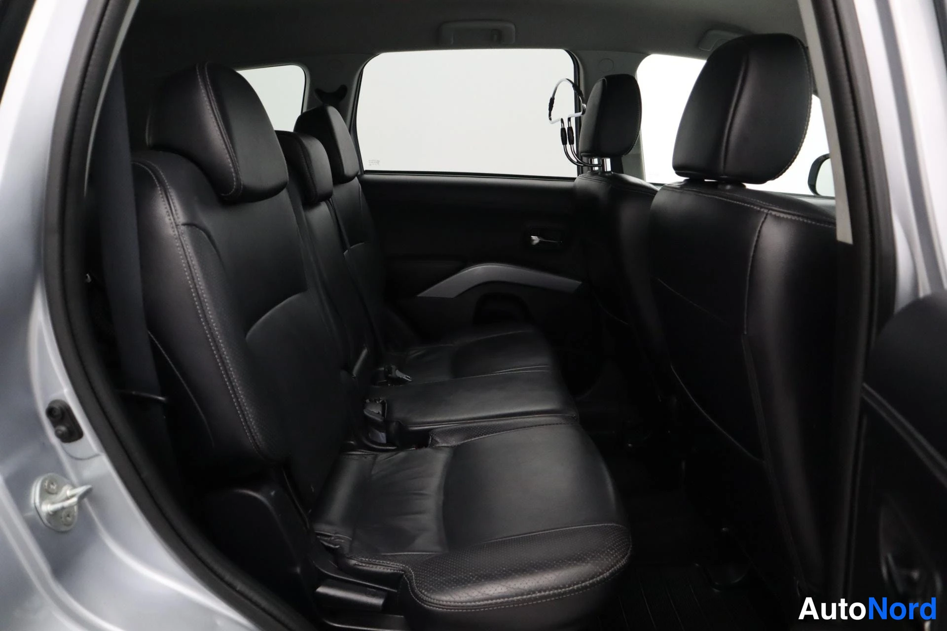 Harmaa Mitsubishi Outlander 2011, kuva 20