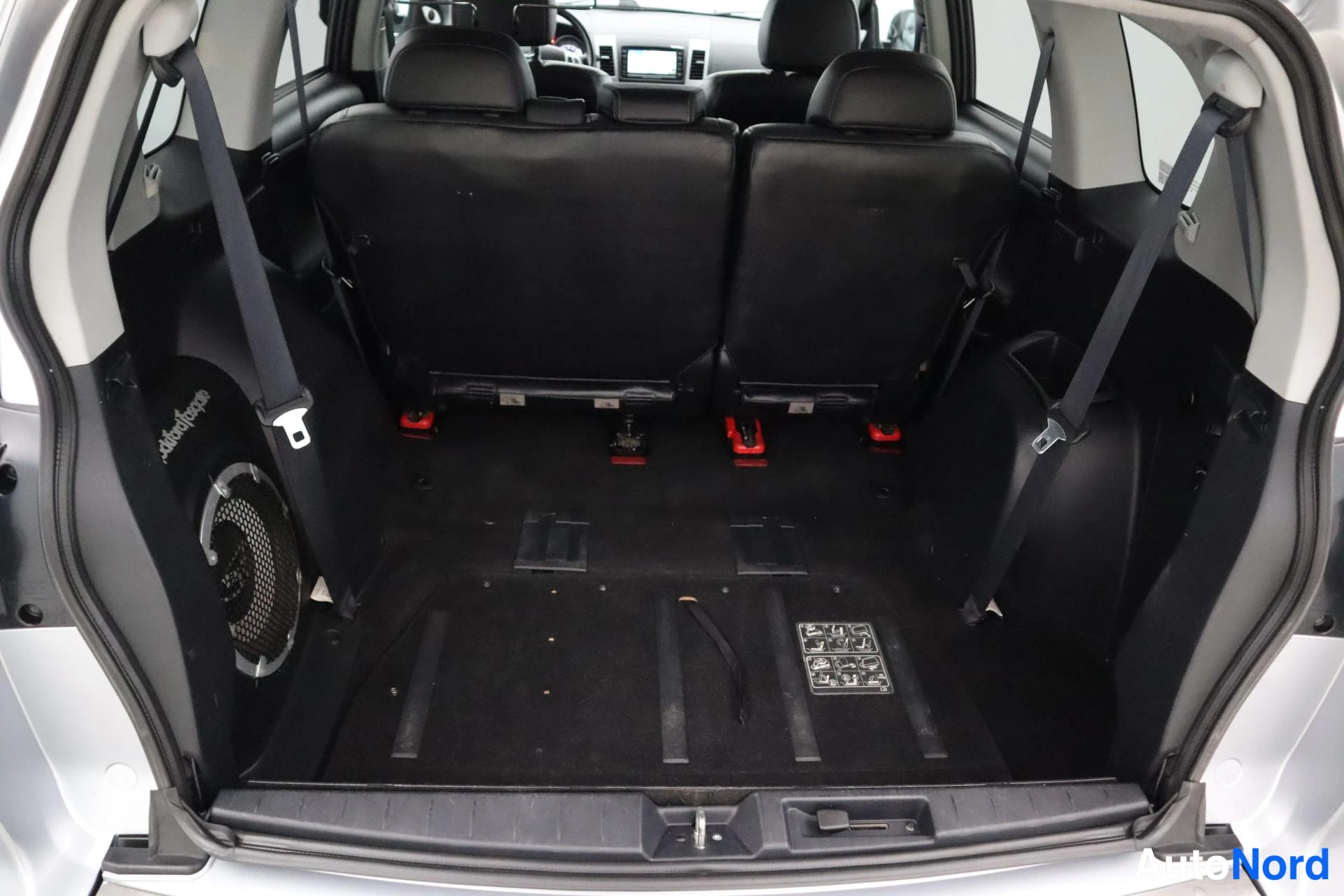 Harmaa Mitsubishi Outlander 2011, kuva 21
