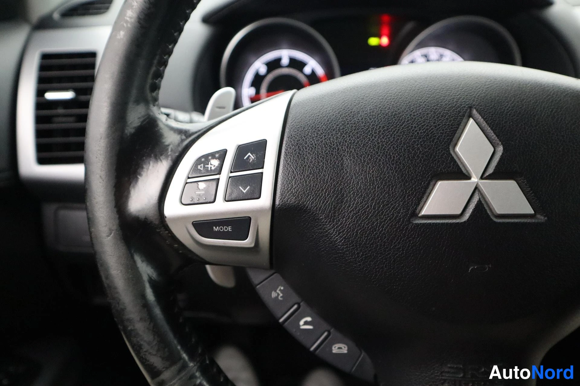 Harmaa Mitsubishi Outlander 2011, kuva 10