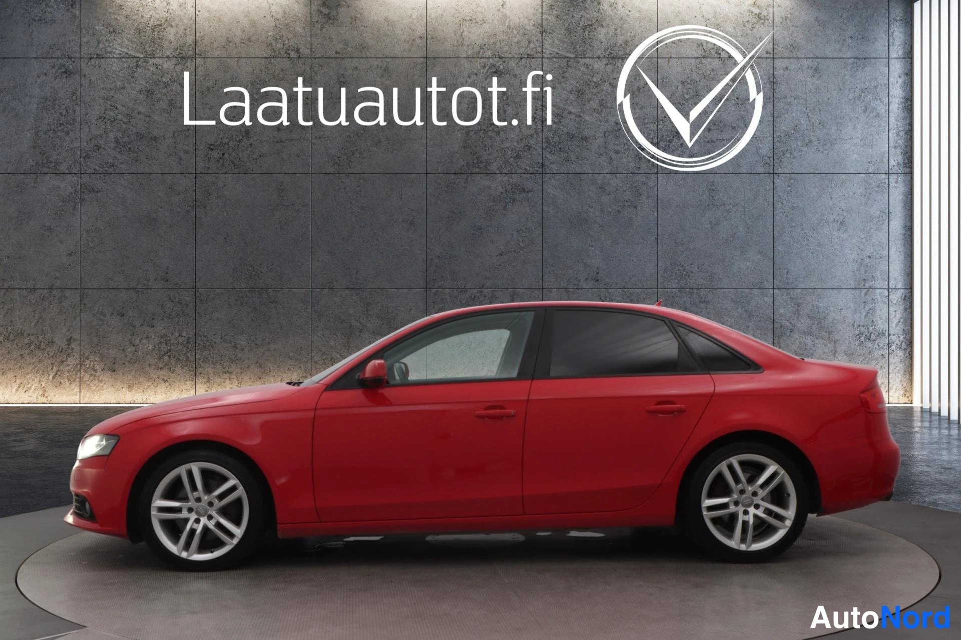 Punainen Audi A4 2011, etuviisto, keula vasemmalle, kuva 2
