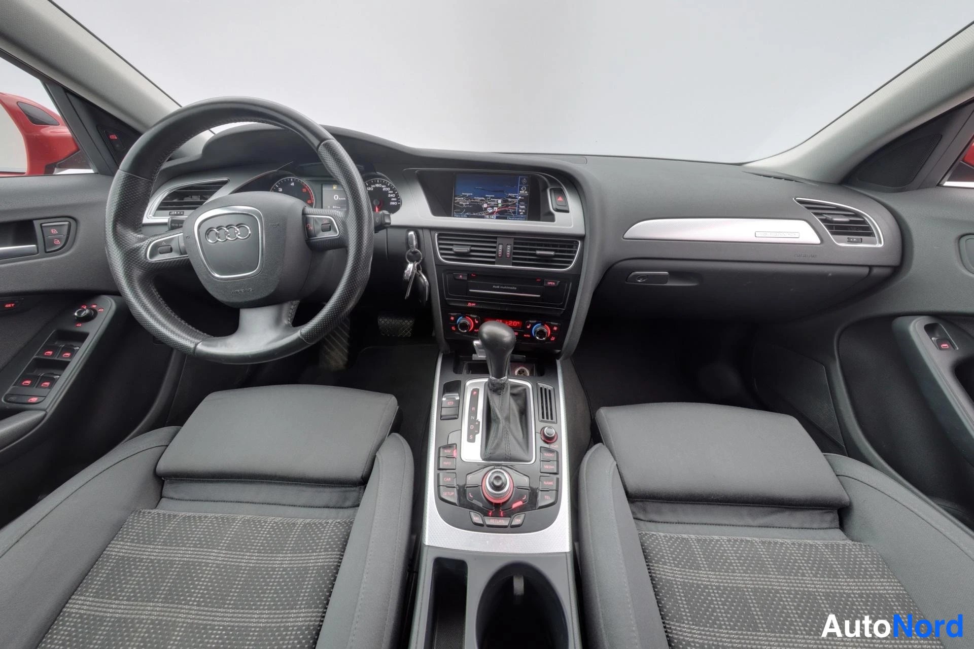 Punainen Audi A4 2011, kuva 15
