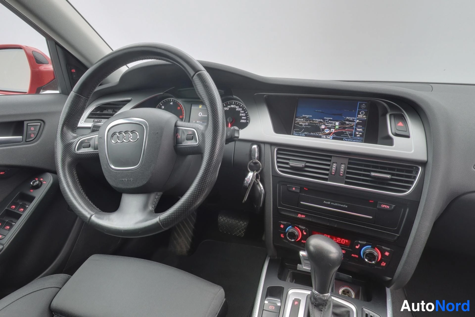 Punainen Audi A4 2011, kuva 17