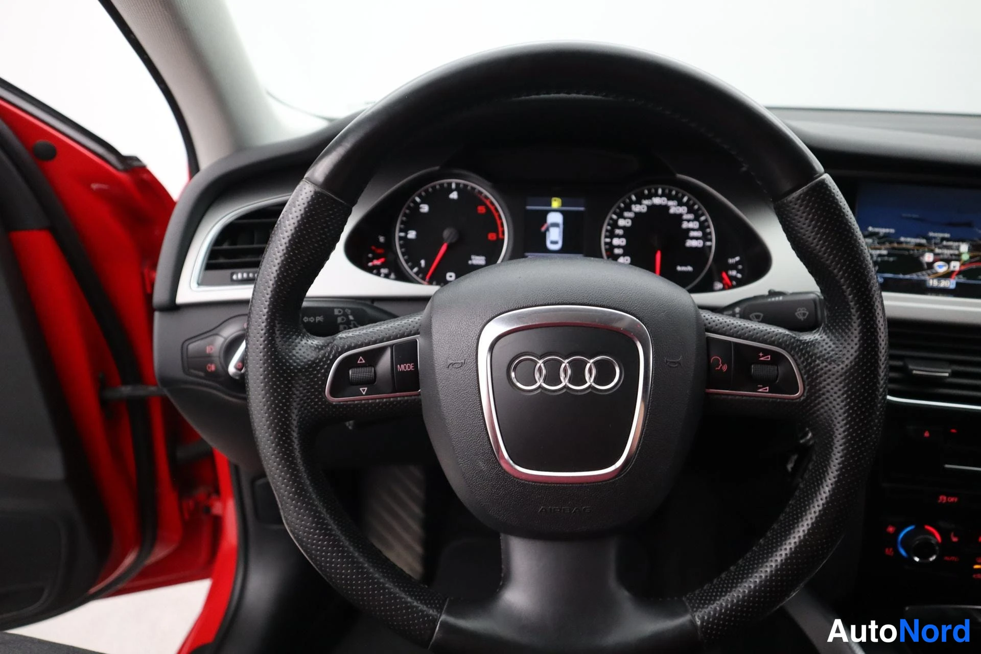 Punainen Audi A4 2011, kuva 19