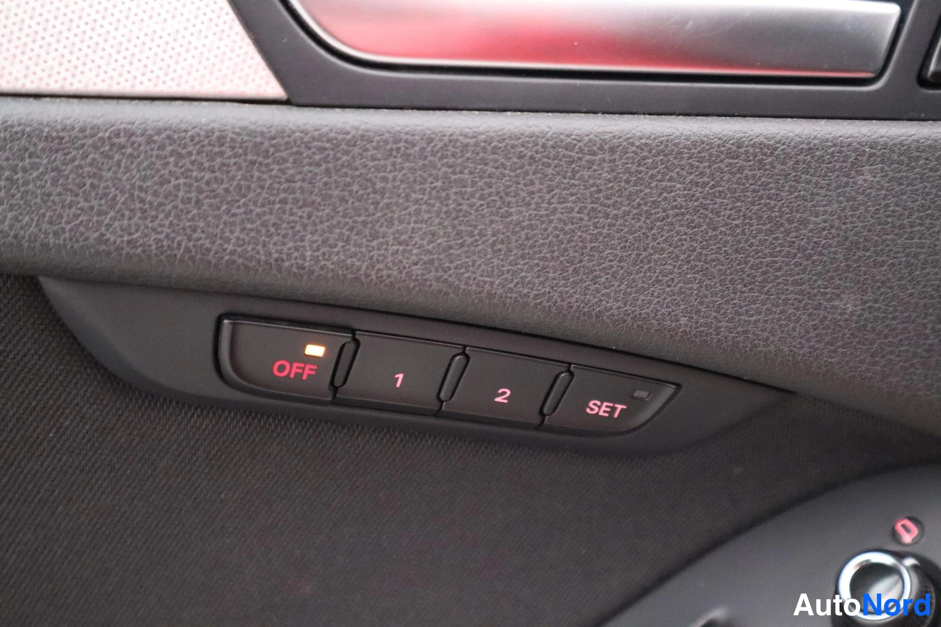 Punainen Audi A4 2011, kuva 22