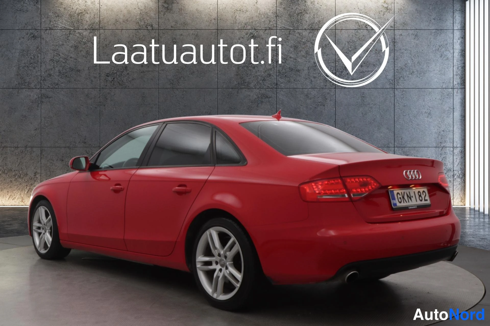 Punainen Audi A4 2011, takaviisto, kuva 6
