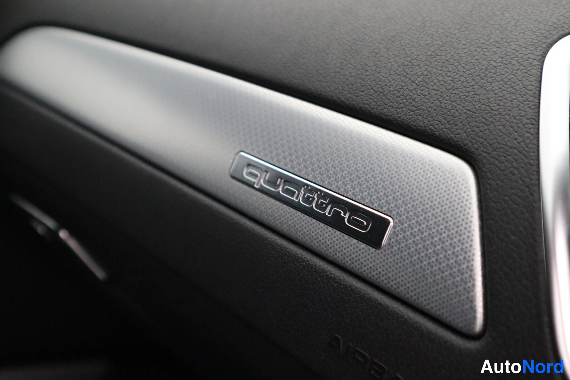 Punainen Audi A4 2011, kuva 29