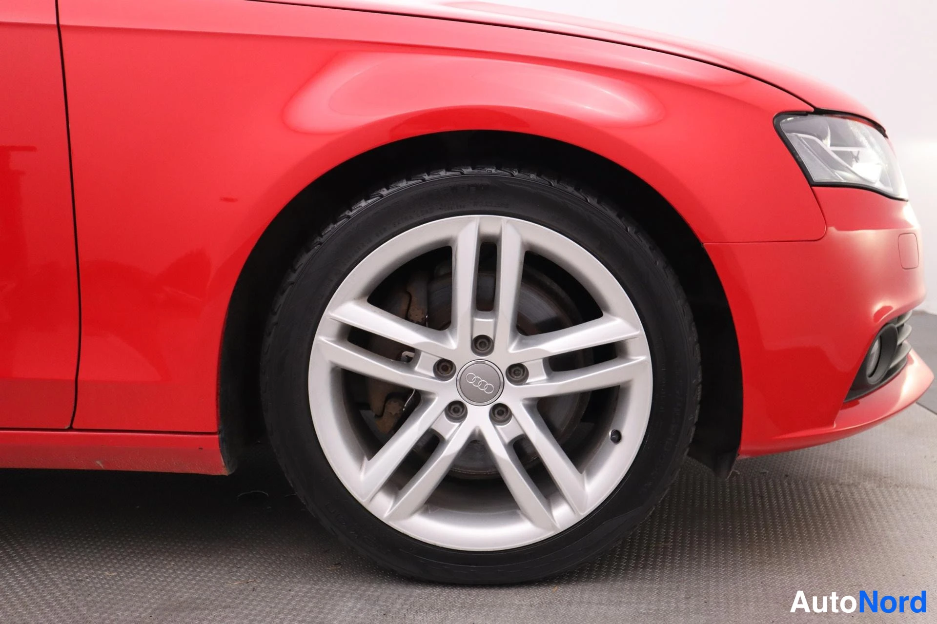 Punainen Audi A4 2011, kuva 14