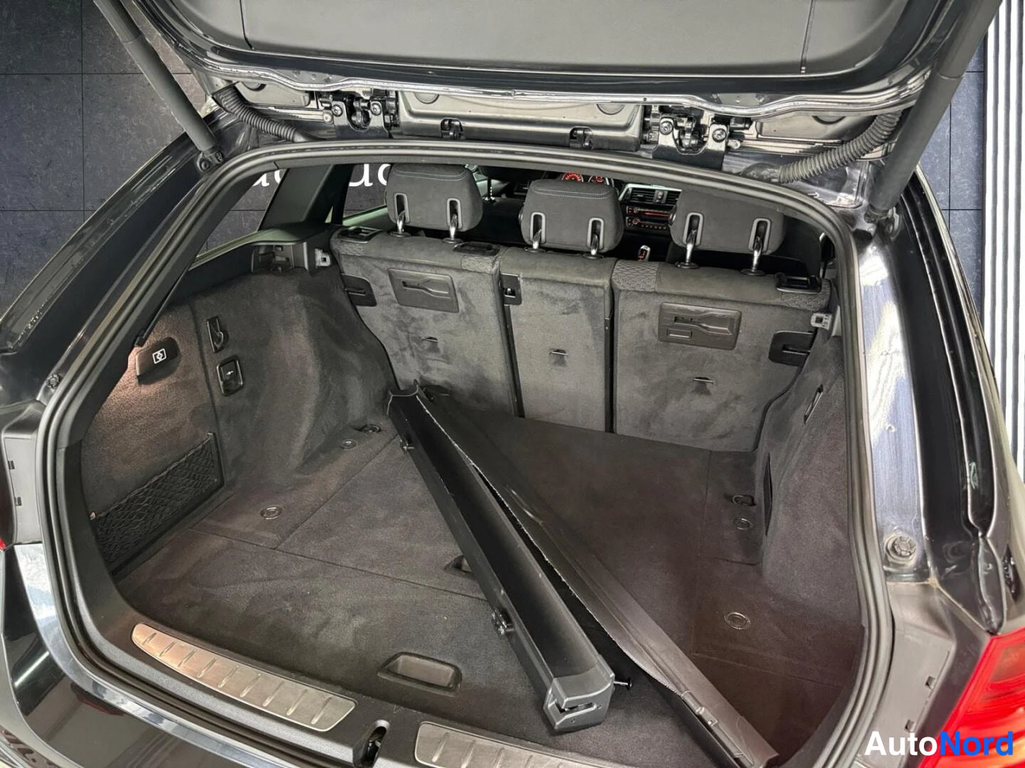 Musta BMW 316d 2014, kuva 14