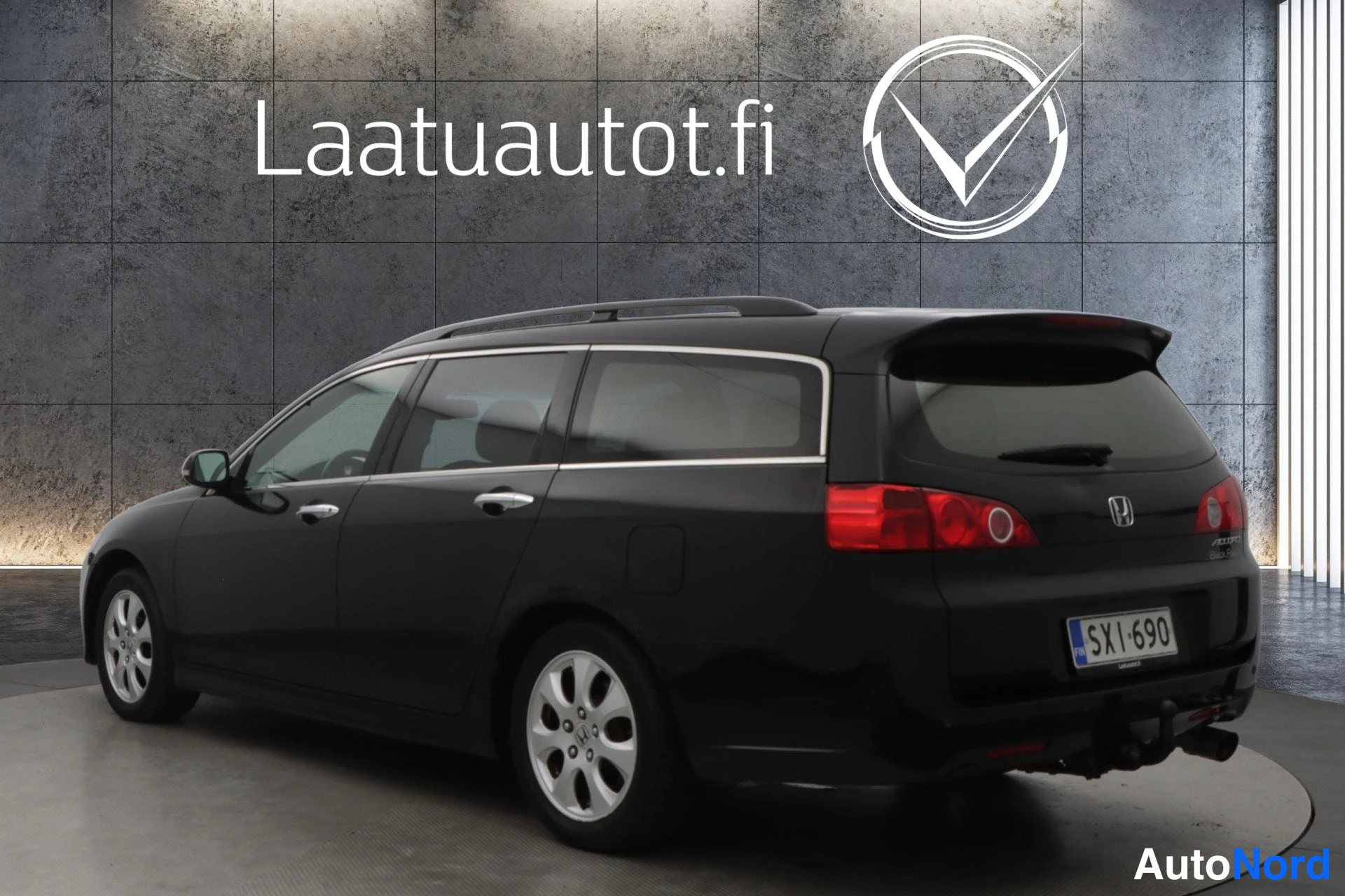 Musta Honda Accord 2006, takaviisto, kuva 6