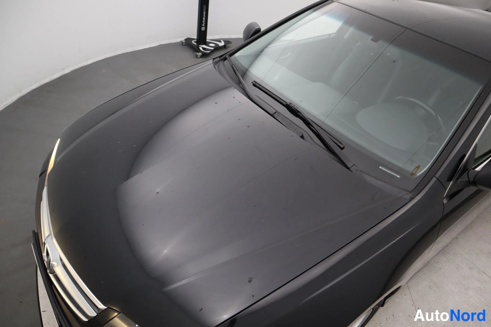 Musta Honda Accord 2006, edestä, kuva 5