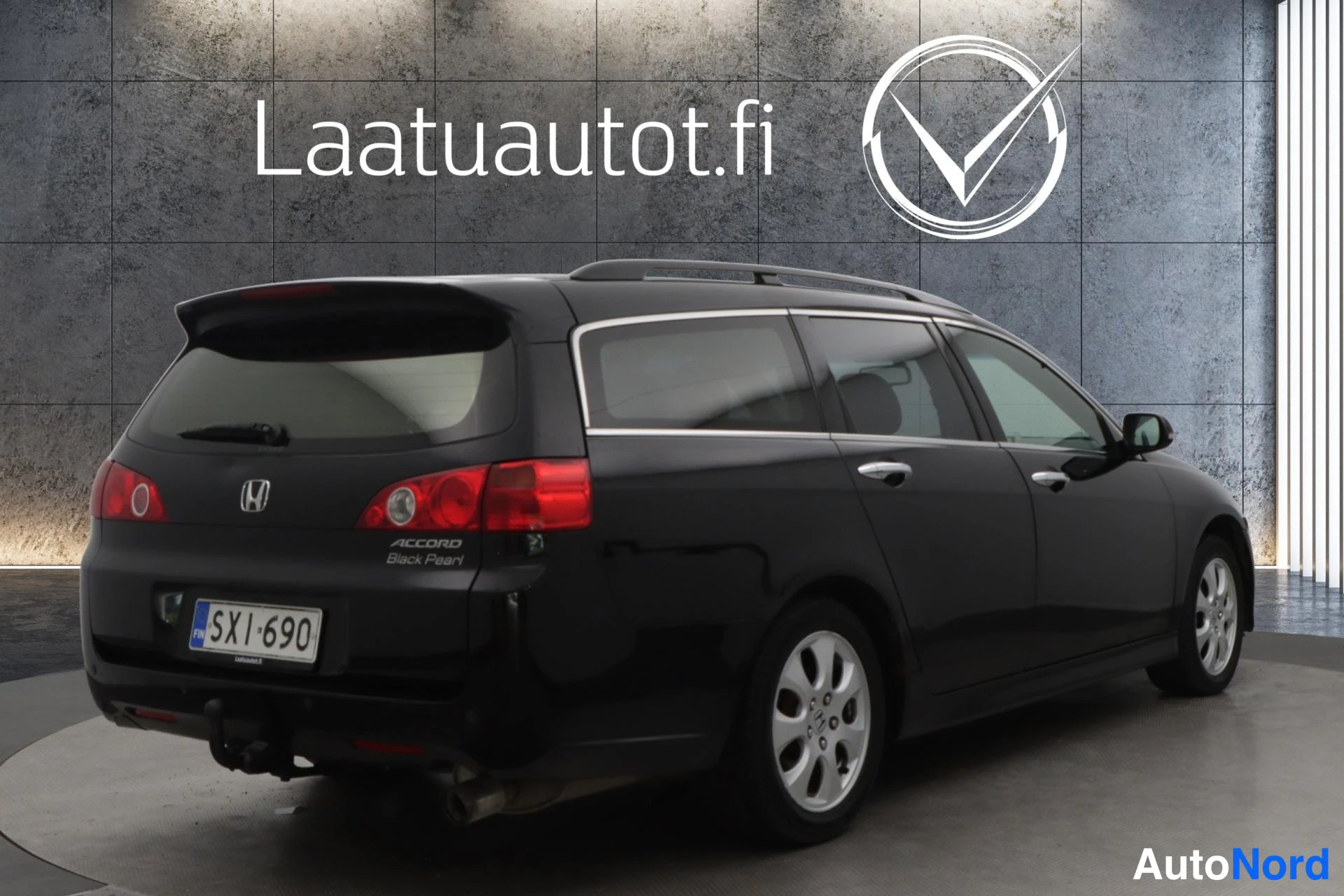 Musta Honda Accord 2006, takaviisto, kuva 7
