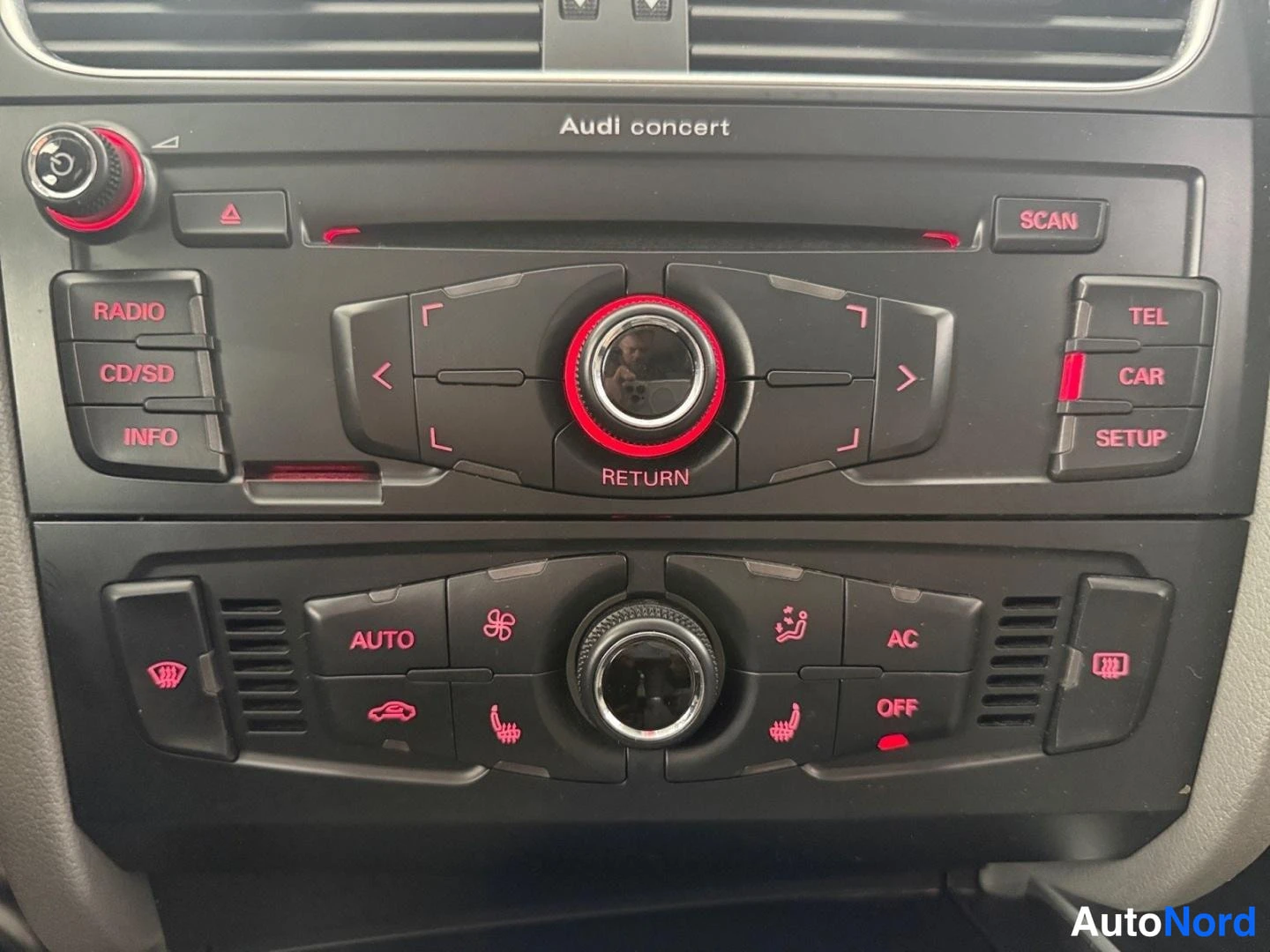Punainen Audi A4 2008, yksityiskohta, kuva 9