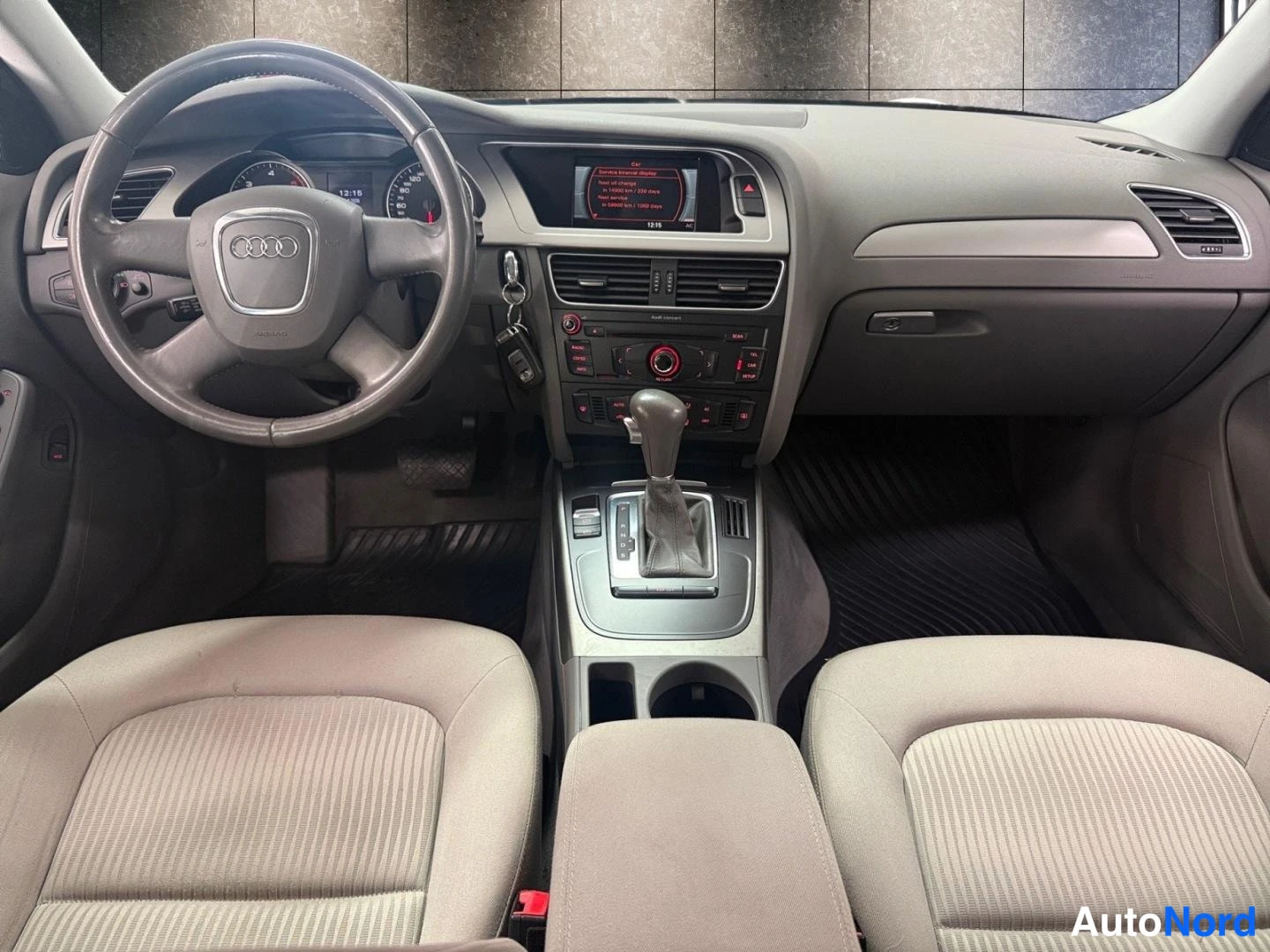 Punainen Audi A4 2008, kuva 11