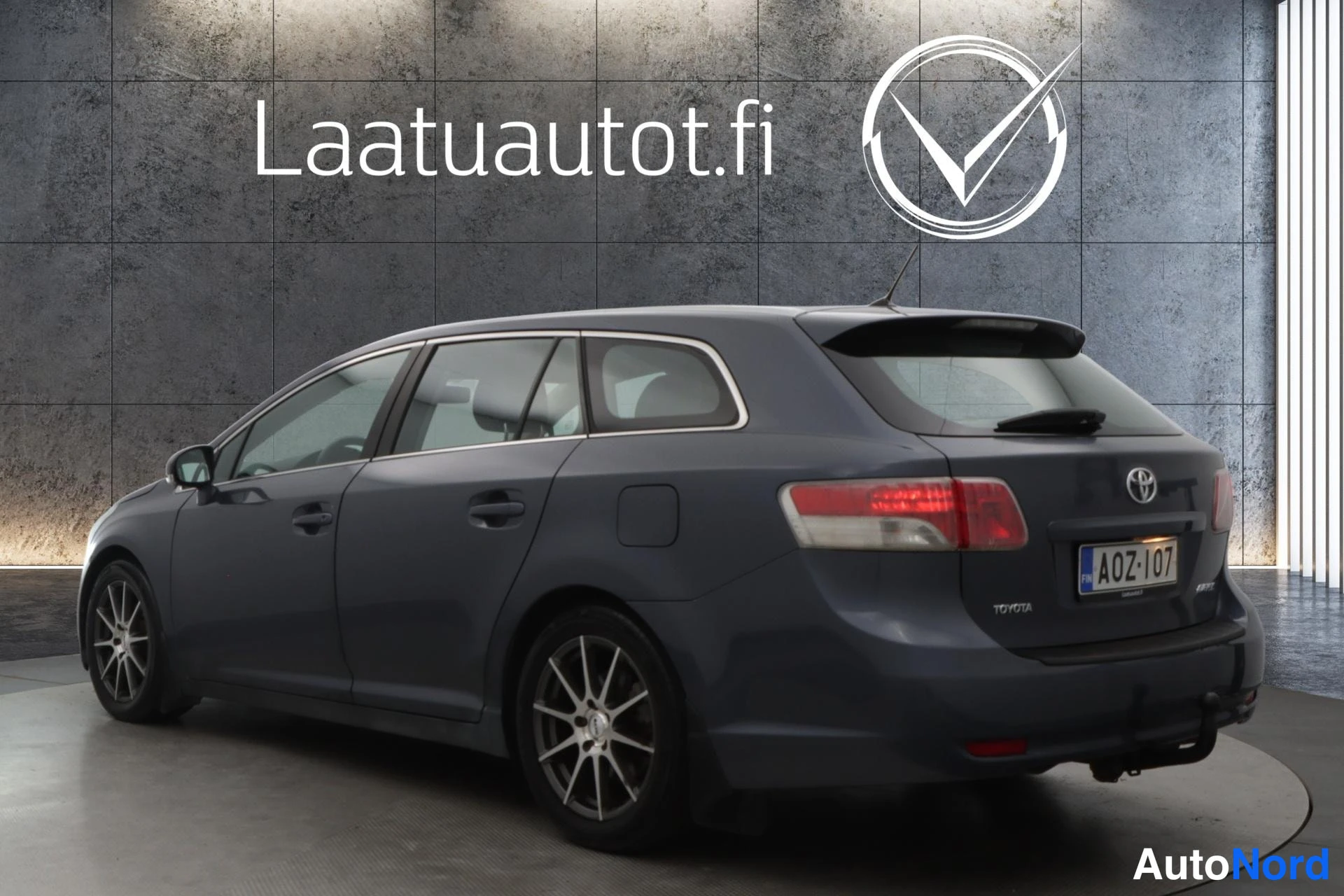 Sininen Toyota Avensis 2009, takaviisto, kuva 4