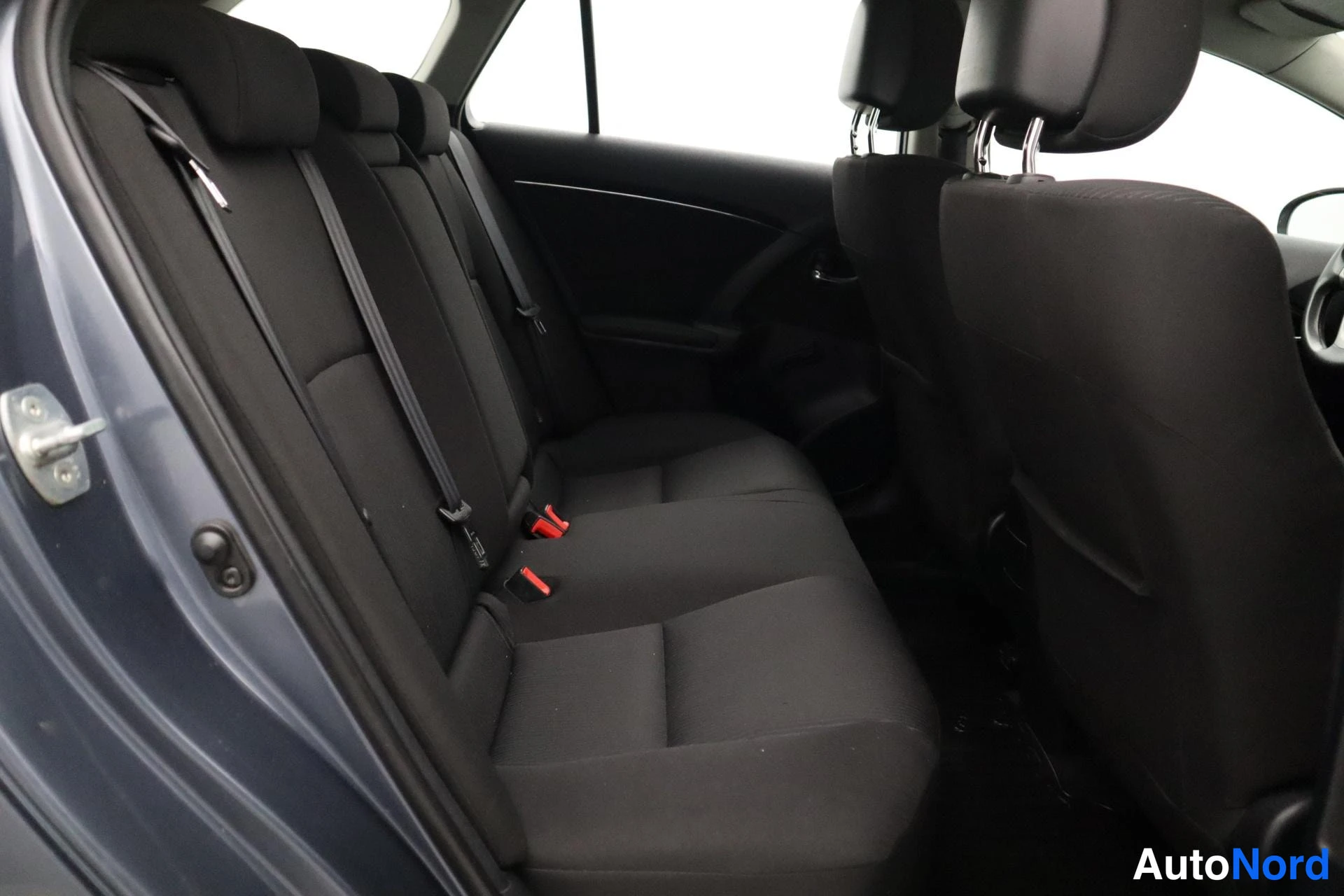 Sininen Toyota Avensis 2009, kuva 17
