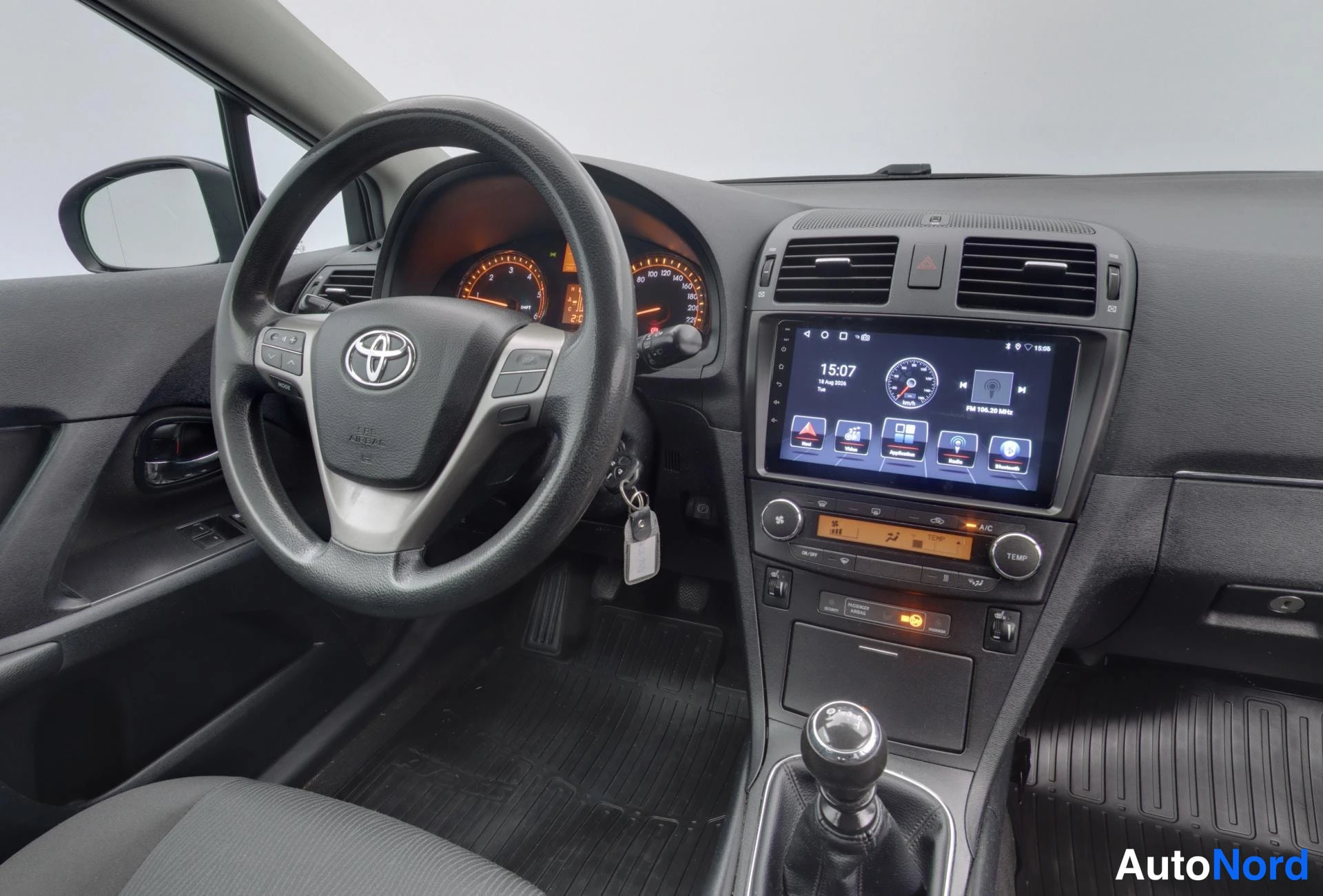Sininen Toyota Avensis 2009, kuva 9