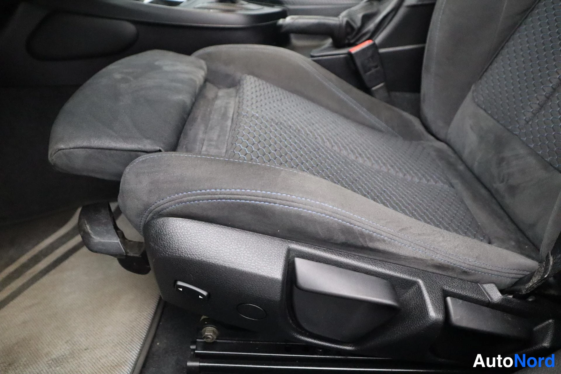 Blue BMW 120d xDrive 2015, photo 22
