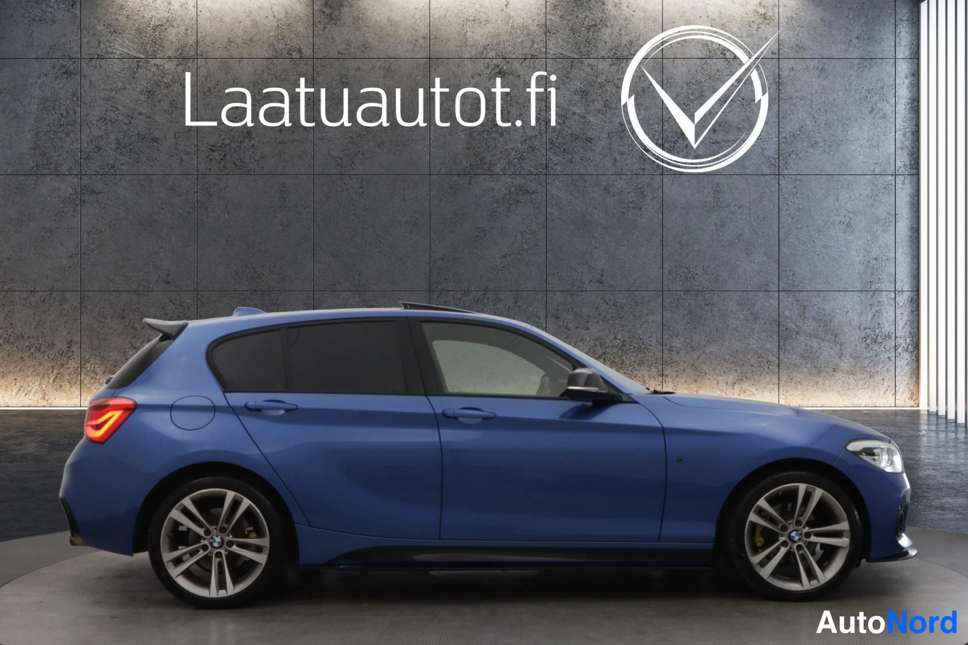 Blue BMW 120d xDrive 2015, side, photo 5